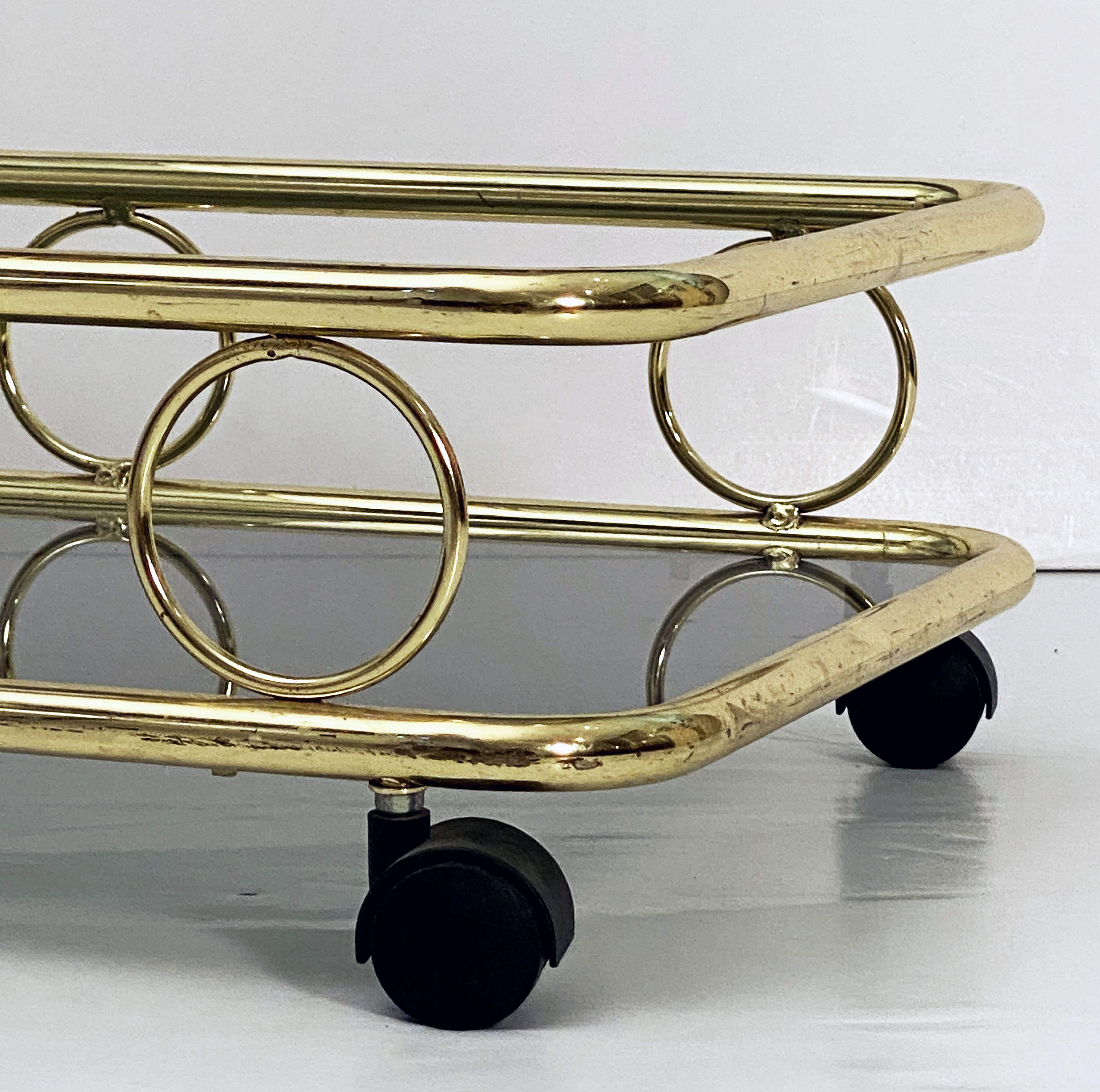 French Rolling Drinks Cart of Brass with Tinted Glass For Sale 10