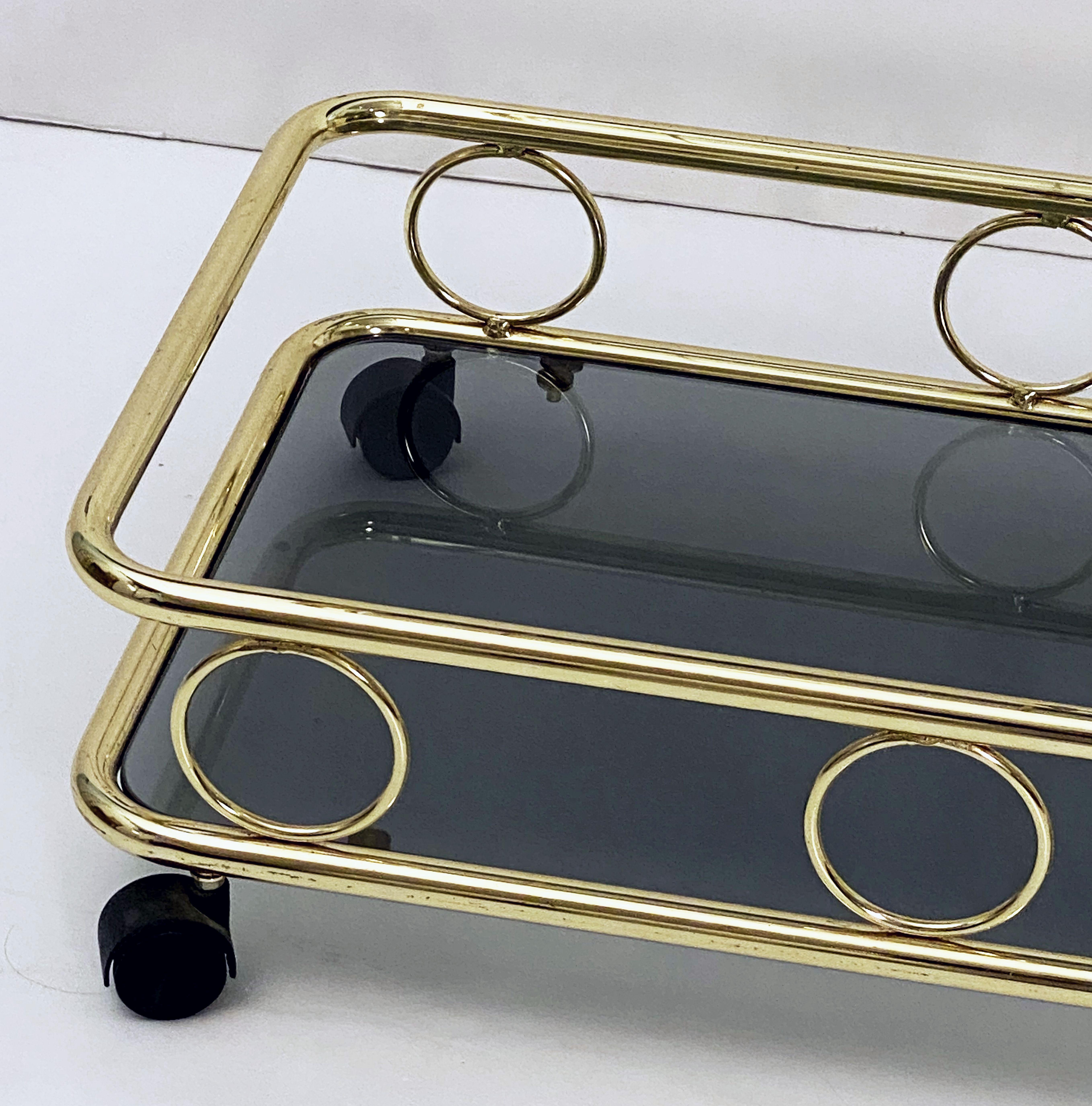 French Rolling Drinks Cart of Brass with Tinted Glass For Sale 11