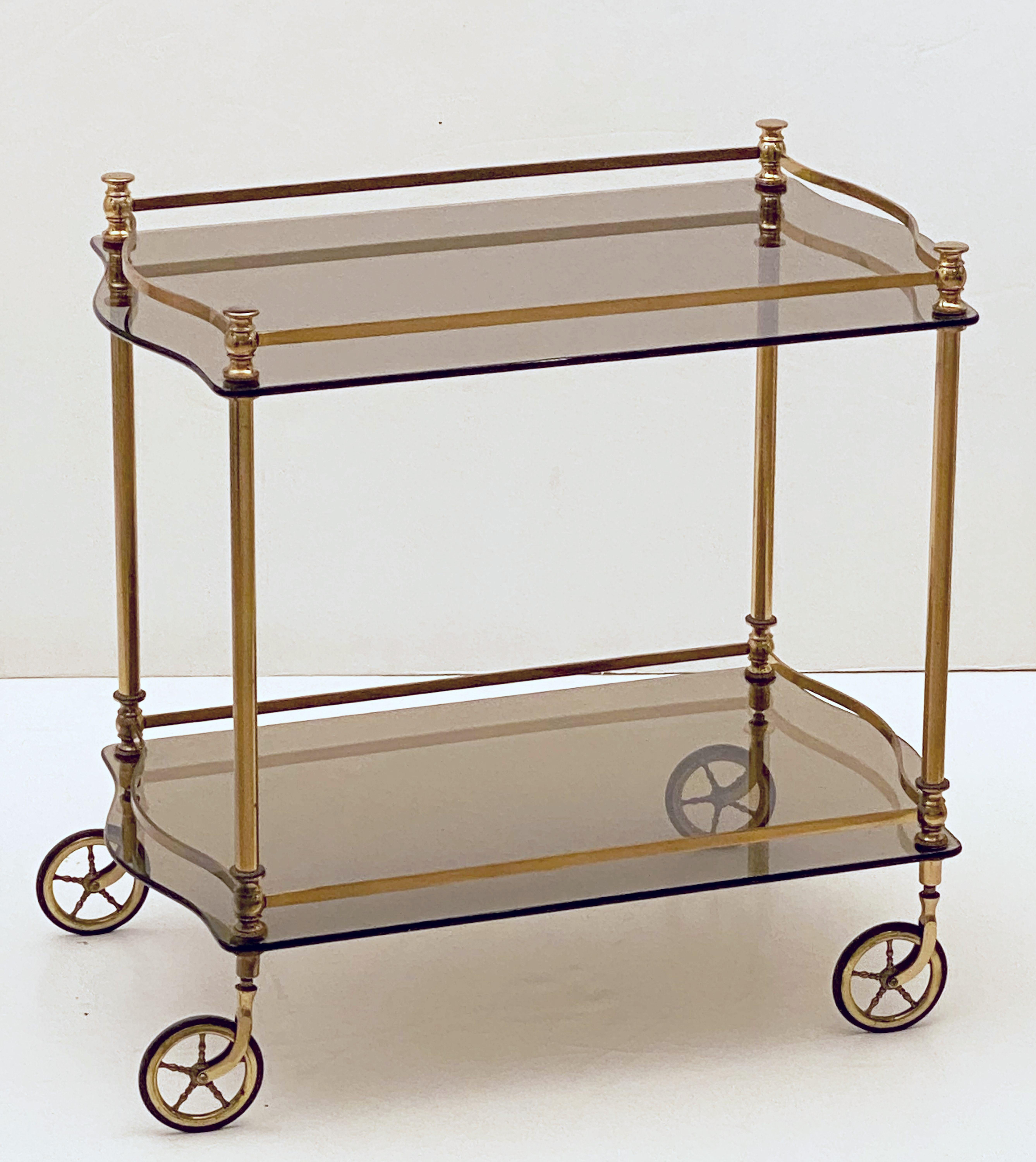 French Rolling Drinks Cart or Trolley of Brass and Smoked Glass In Good Condition In Austin, TX
