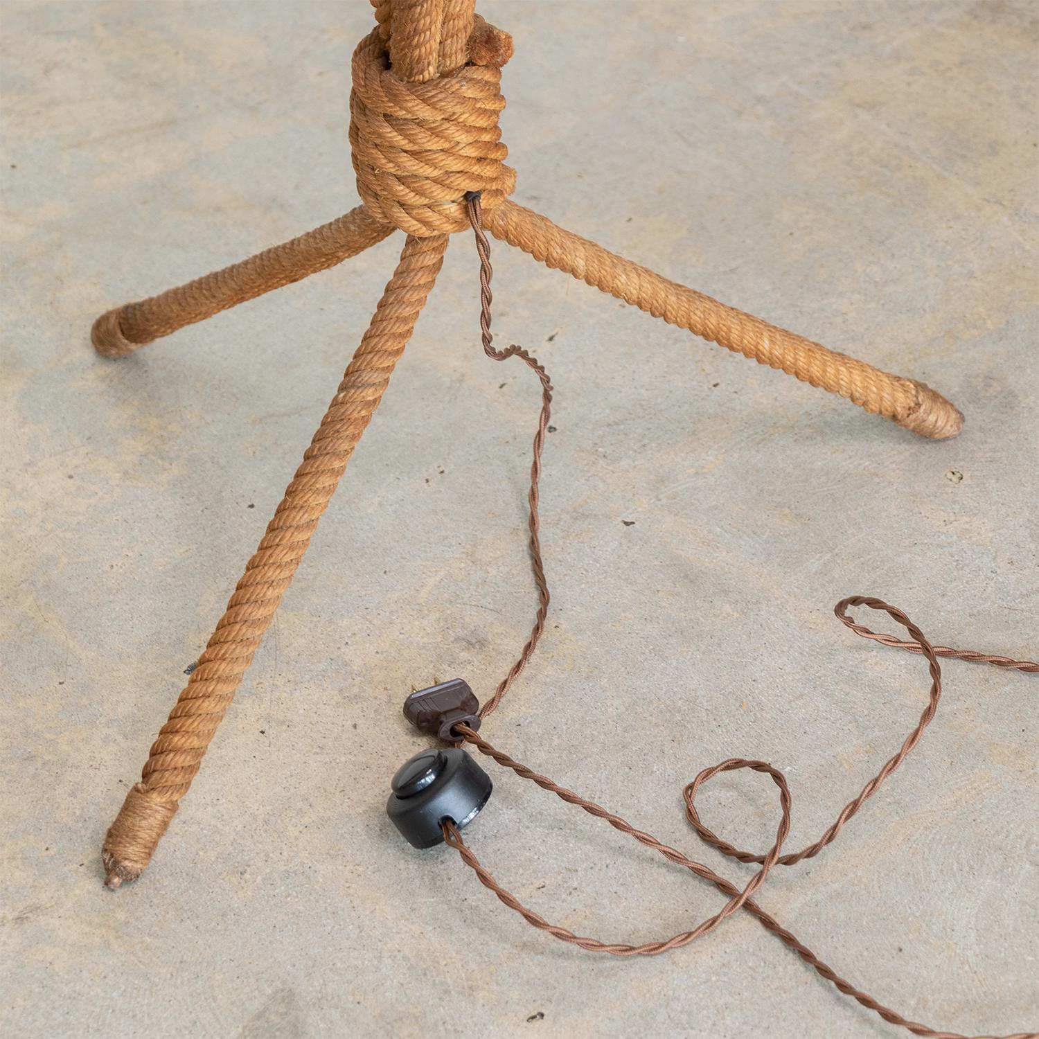 20ième siècle Lampadaire français en corde d'Audoux-Minet en vente