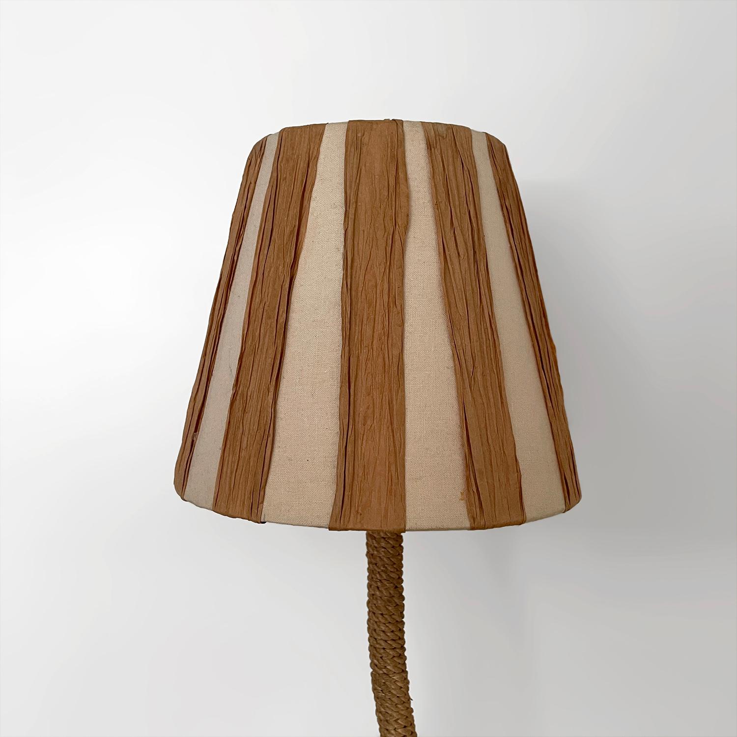 Francese Lampada francese a corda con paralume a strisce in Corde di Carta nello stile di Audoux Minet in vendita