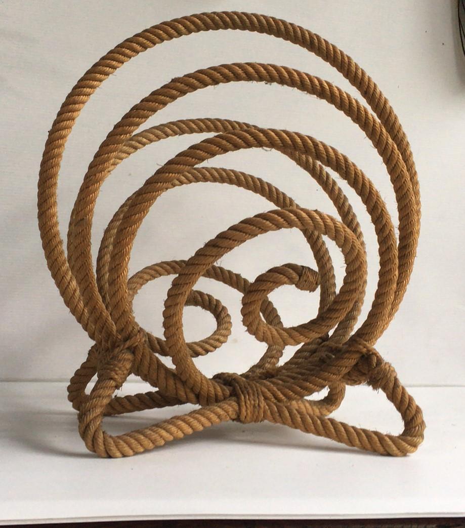 Mid-Century French Rope Magazine Rack Adrien Audoux & Frida Minet In Good Condition For Sale In Austin, TX