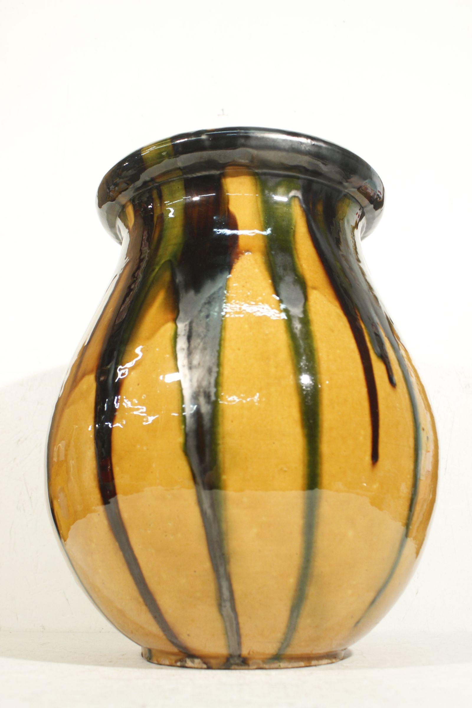 French rope mounted ceramic jar in yellow & green glaze by Biot circa 1950 In Good Condition In STRASBOURG, FR