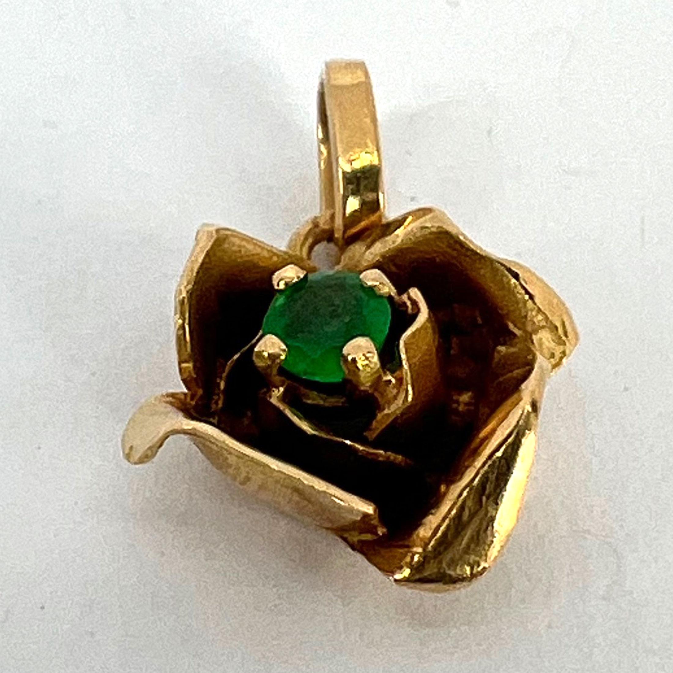 French Rose 18K Yellow Gold Emerald Charm Pendant For Sale 8