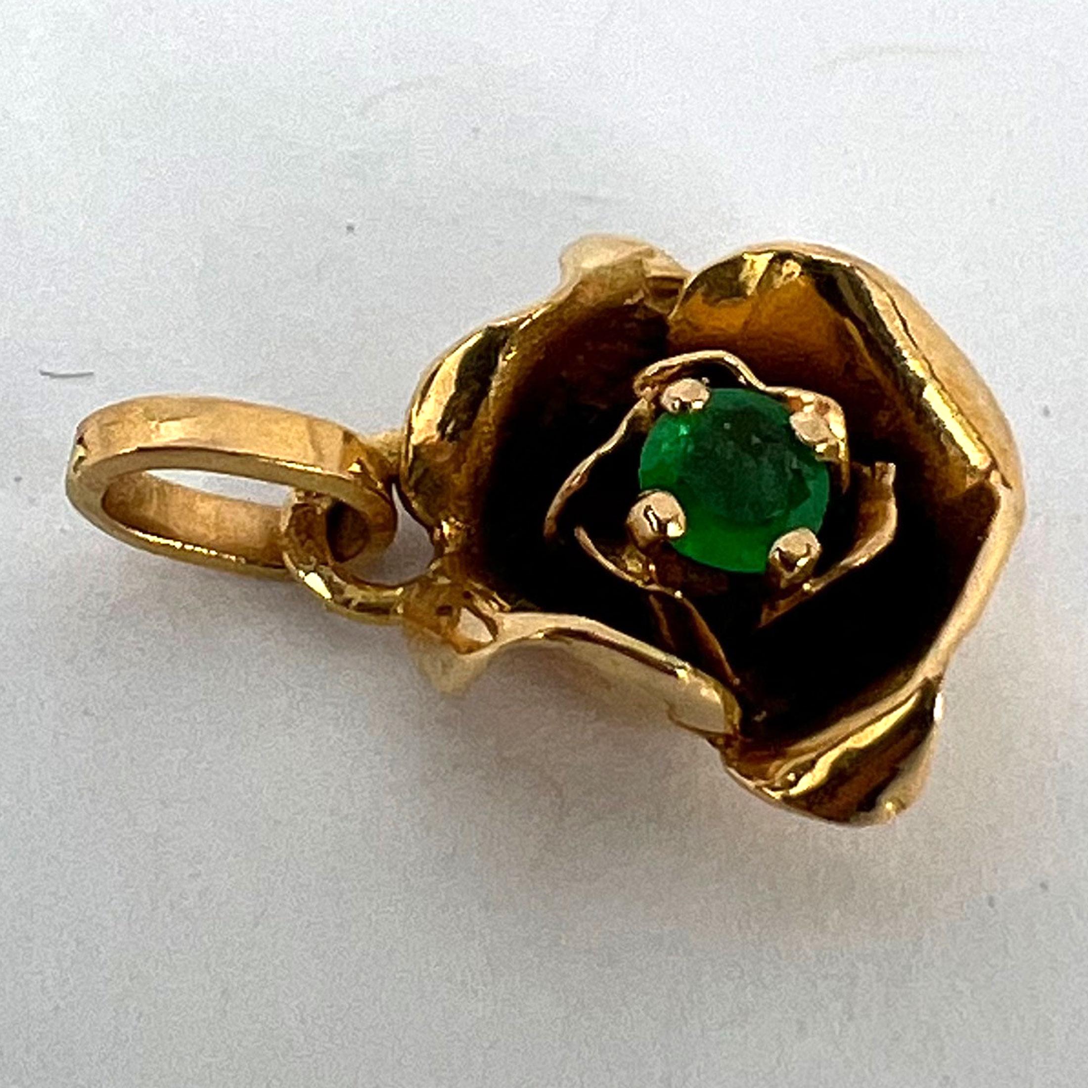 French Rose 18K Yellow Gold Emerald Charm Pendant For Sale 9