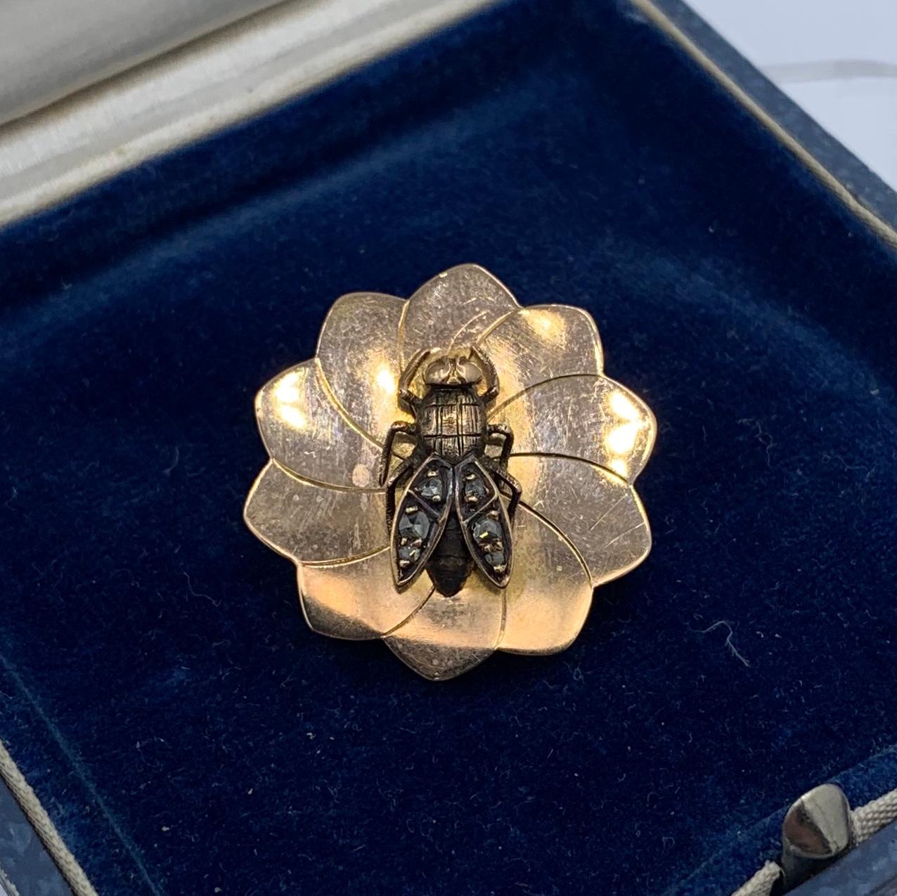 French Rose Cut Diamond Bee Fly Insect Bug Pendant Brooch Antique 18 Karat Gold In Excellent Condition For Sale In New York, NY