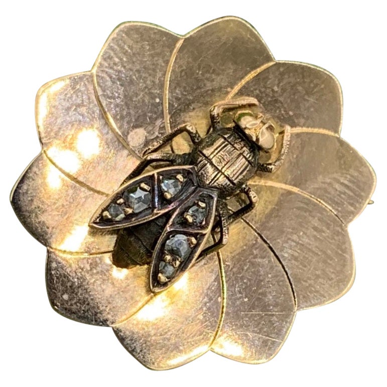 Antike Brosche mit Bienenfisch-Anhänger aus 18 Karat Gold mit Diamant im Rosenschliff