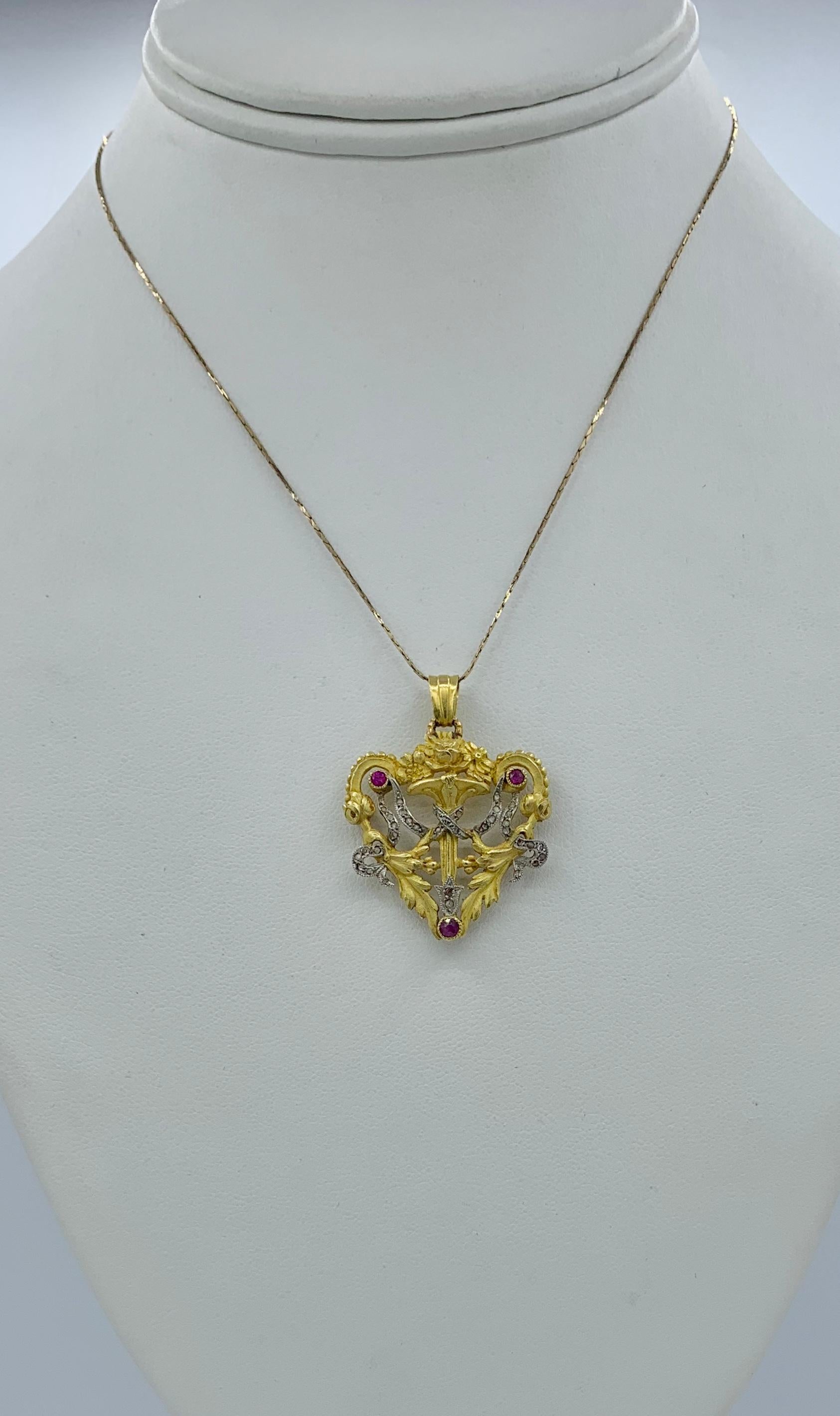 Französischer Rosenschliff Diamant-Rubin-Herz-Anhänger Belle Epoque 18 Karat Gold Blume (Belle Époque) im Angebot