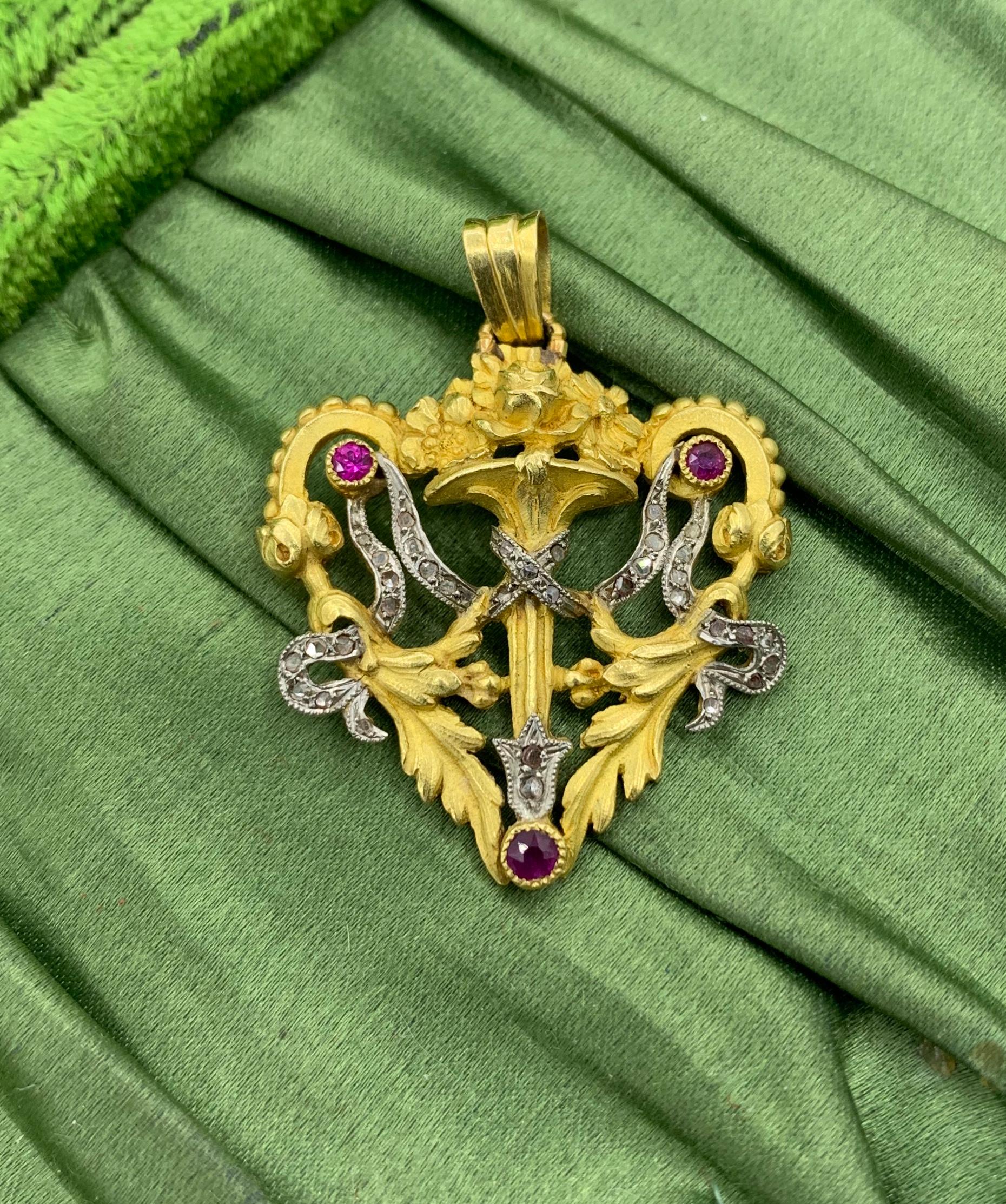 Women's or Men's French Rose Cut Diamond Ruby Heart Pendant Belle Epoque 18 Karat Gold Flower For Sale