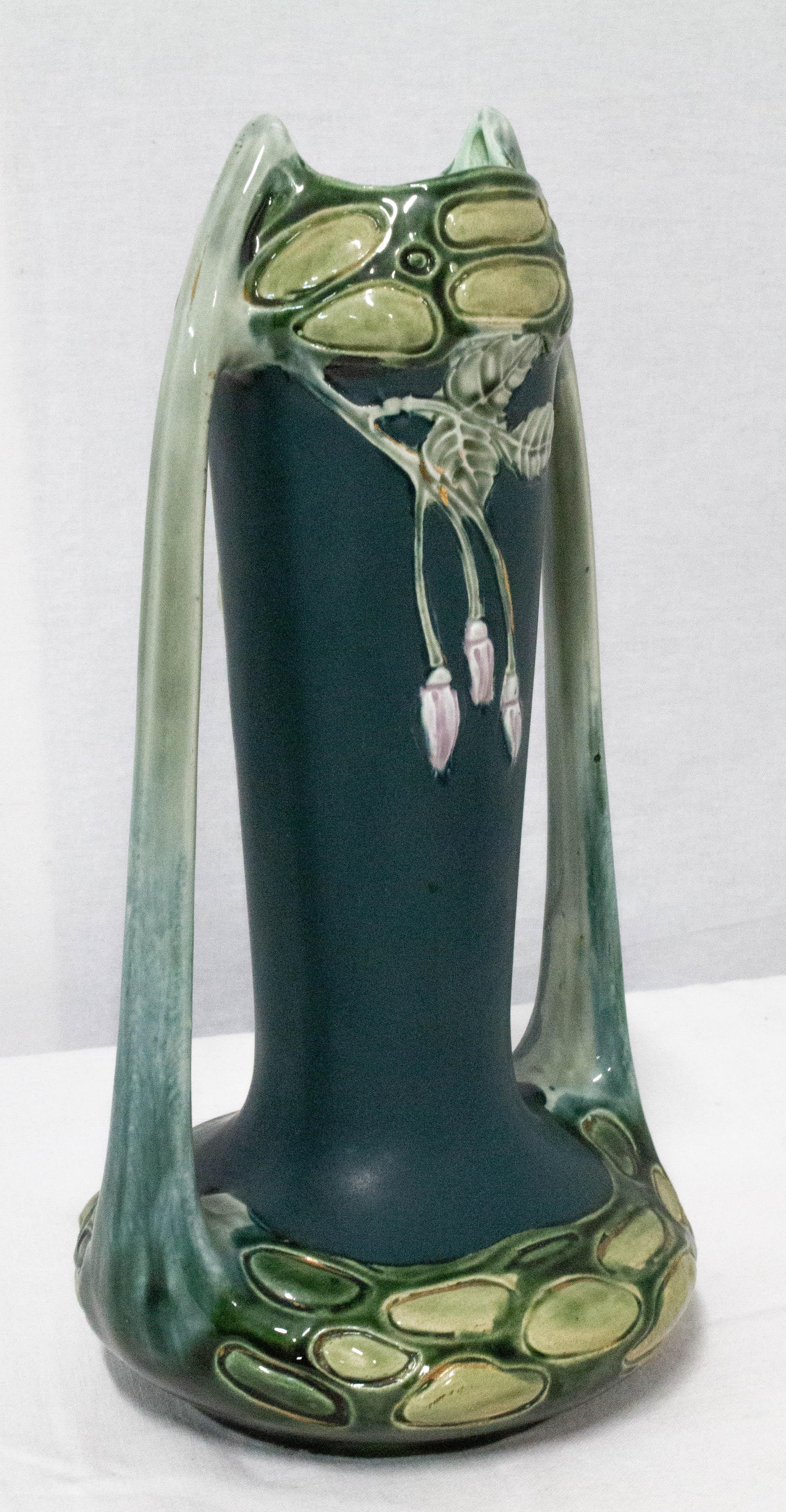 Französische Vase im Art nouveau-Stil mit Rosendekor, um 1920 im Zustand „Gut“ im Angebot in Labrit, Landes