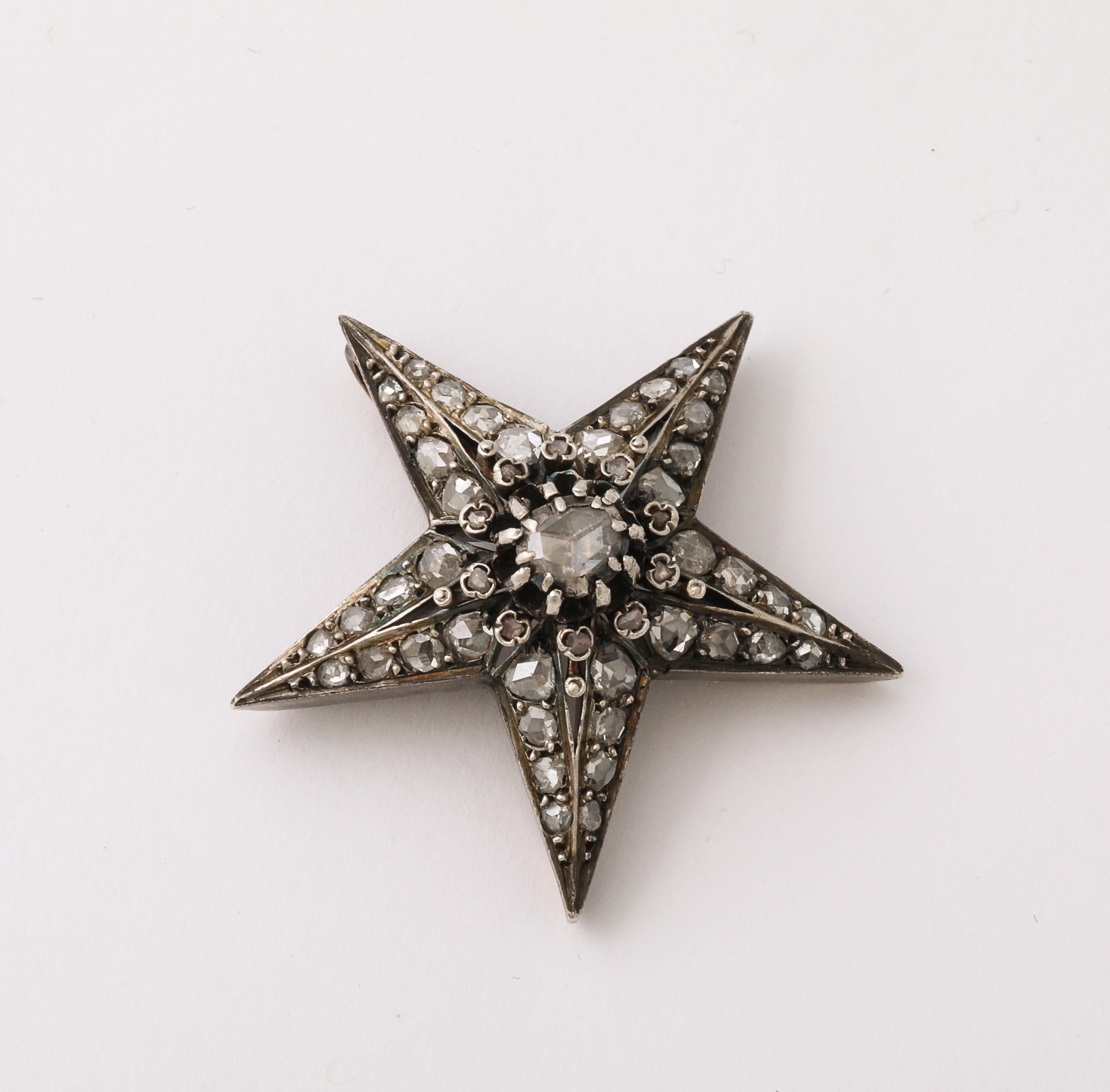 Spilla/ciondolo con stella a cinque punte in diamante rosa francese in vendita 6