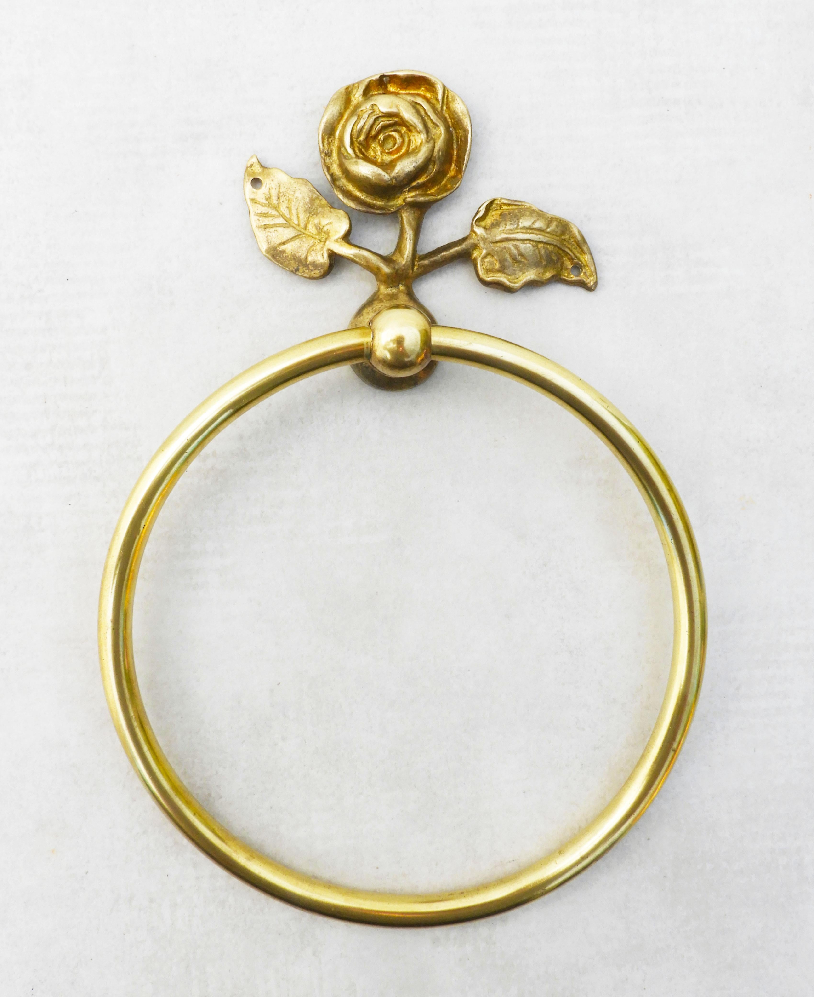 Mensole da toilette francesi con fiori di rosa, bronzo dorato e ottone C1950 - due disponibili in vendita 1