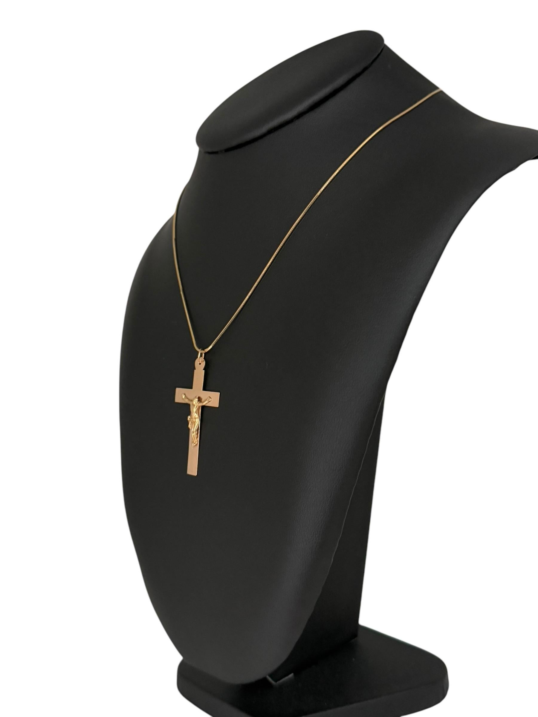 Crucifix français en or rose 14 carats en vente 1