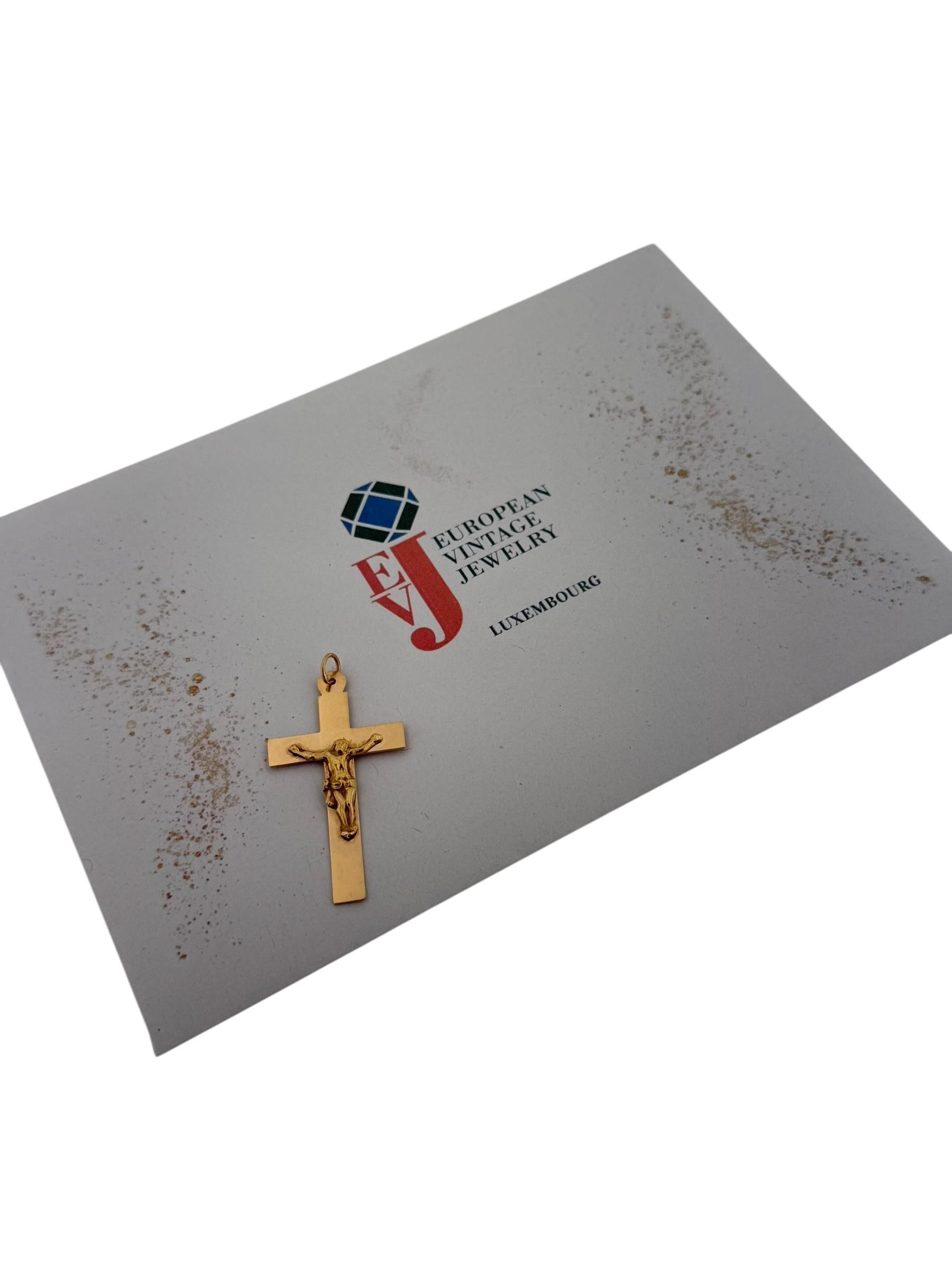 Crucifix français en or rose 14 carats en vente 2