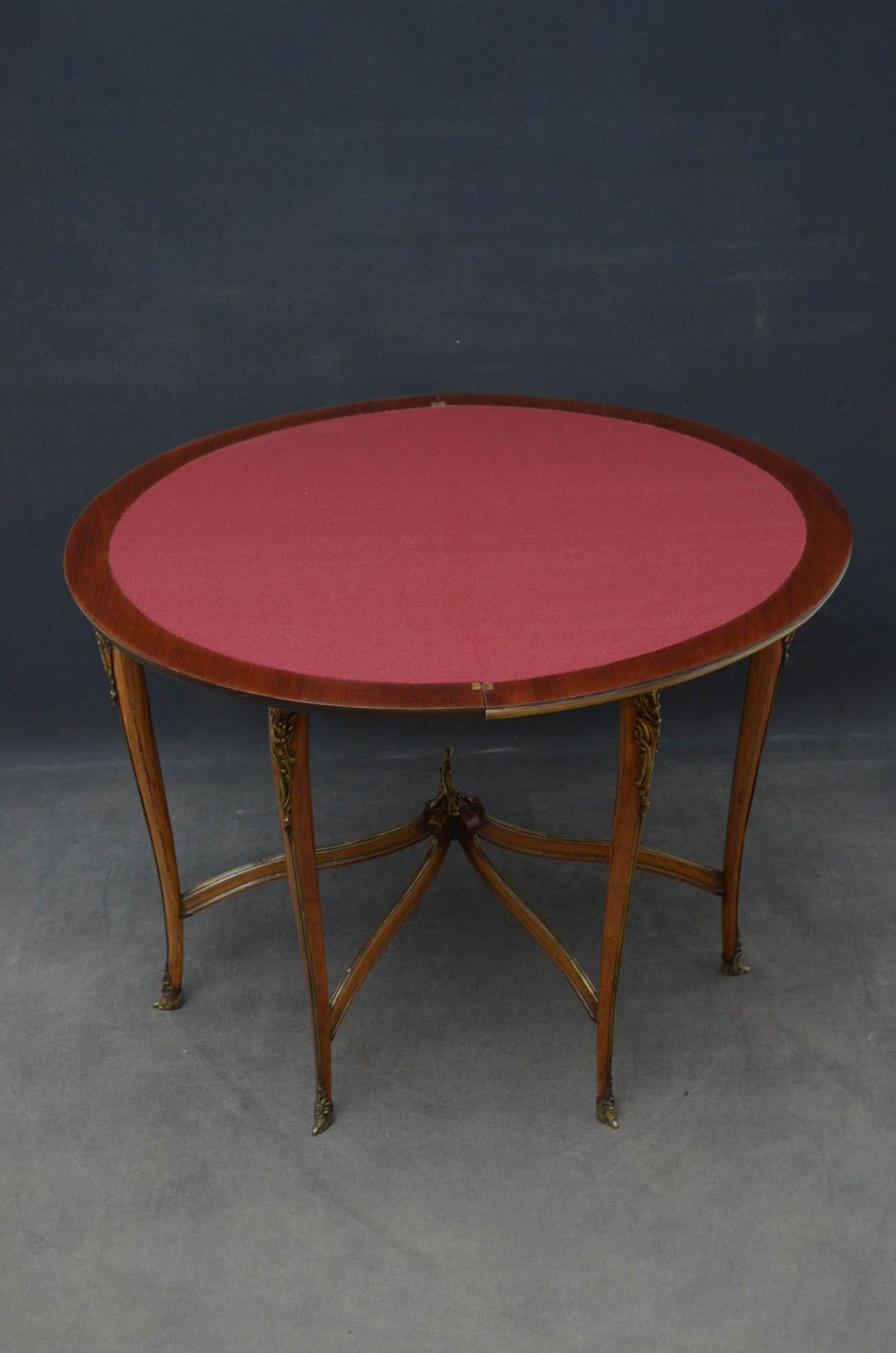 Fin du XIXe siècle Table à cartes / table de salle en palissandre français en vente