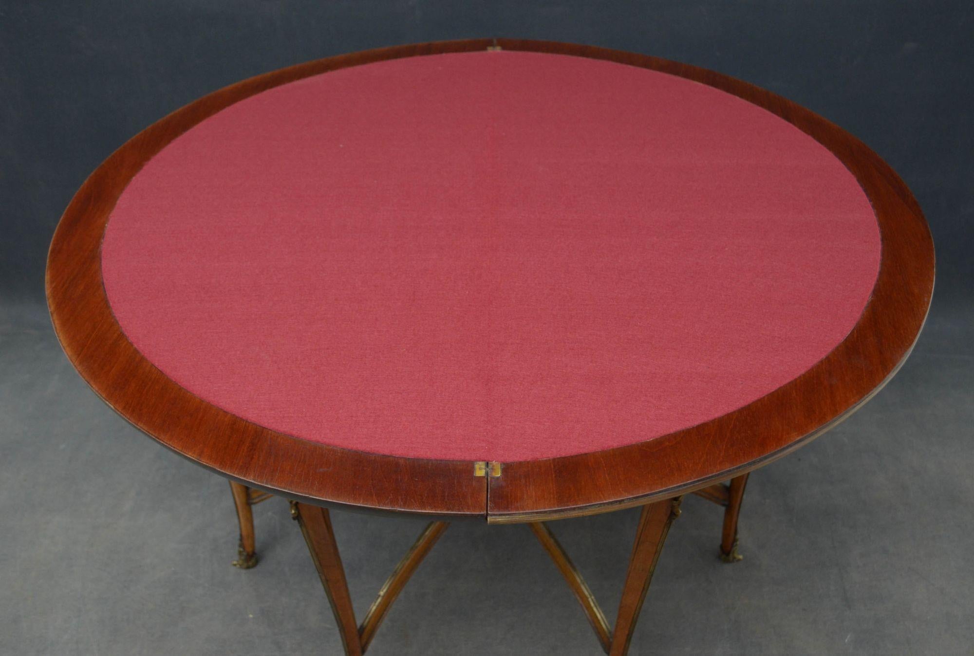 Bois de rose Table à cartes / table de salle en palissandre français en vente