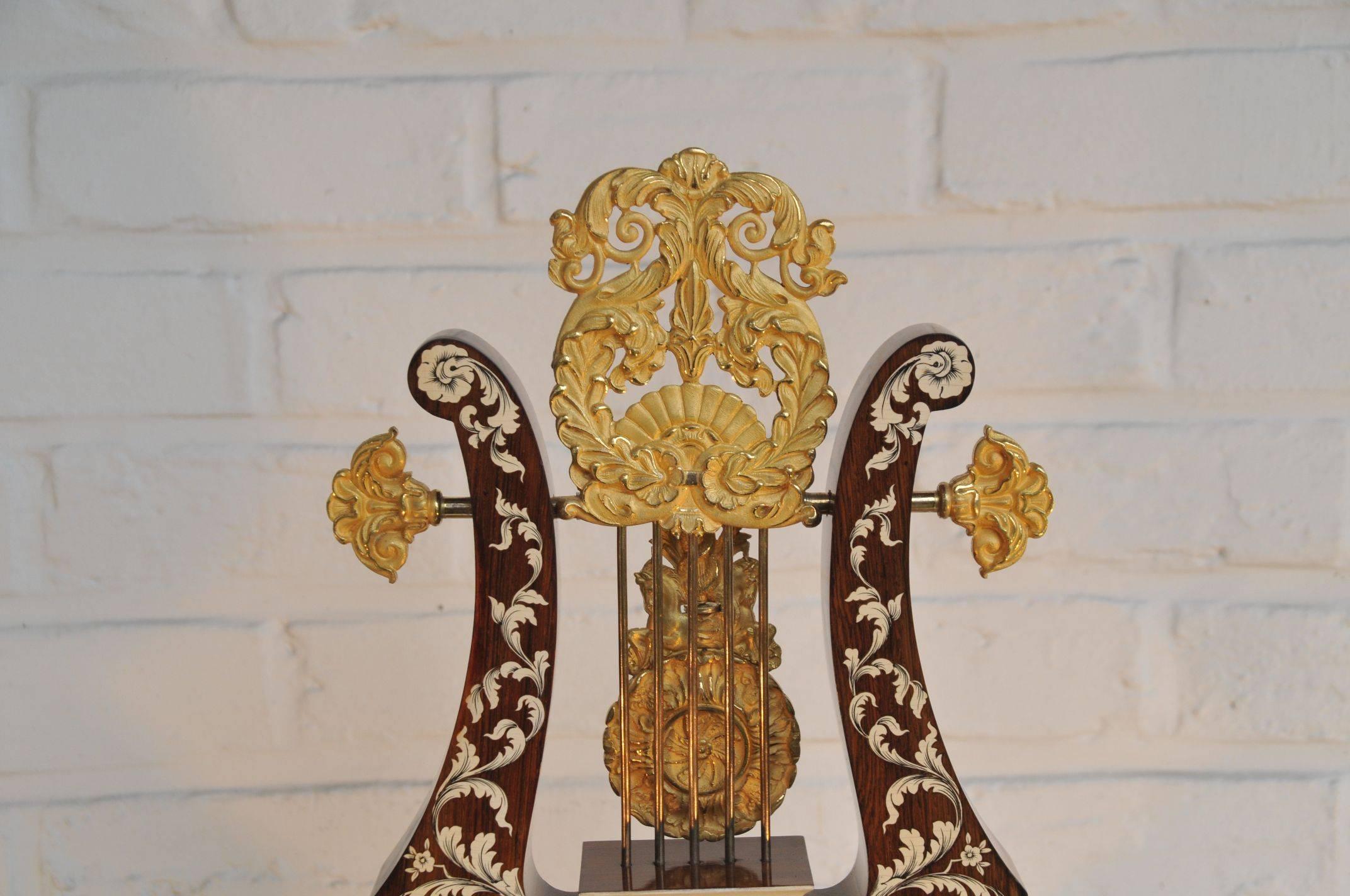 French Rosewood, Lyre Shaped Clock In Excellent Condition For Sale In Brussels, BE