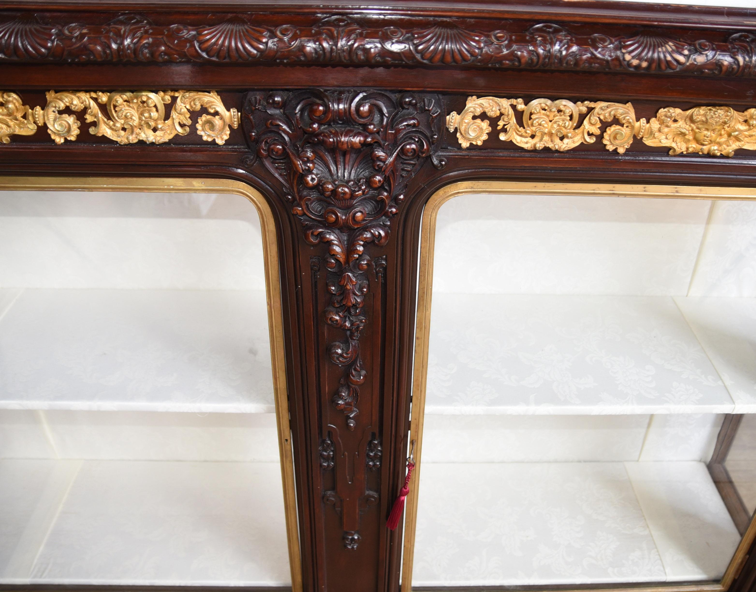 French Rosewood Sideboard Carved Display Cabinet In Good Condition For Sale In Potters Bar, GB