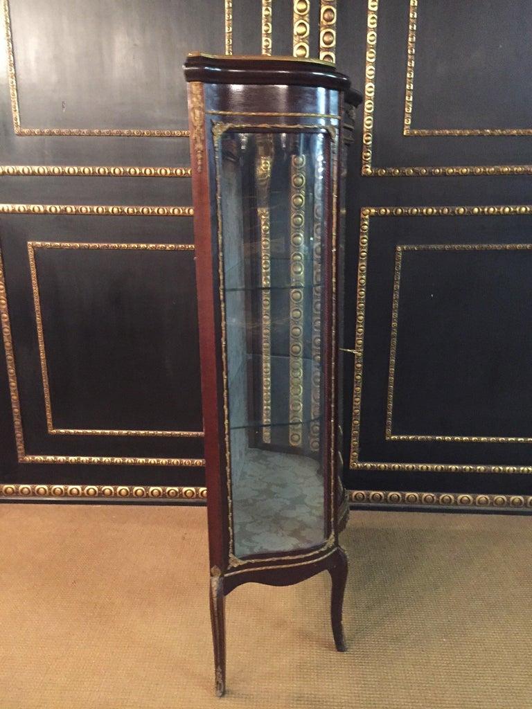 Antique French Rosewood Vitrine with Brass, circa 1900 mahogany veneer For Sale 1