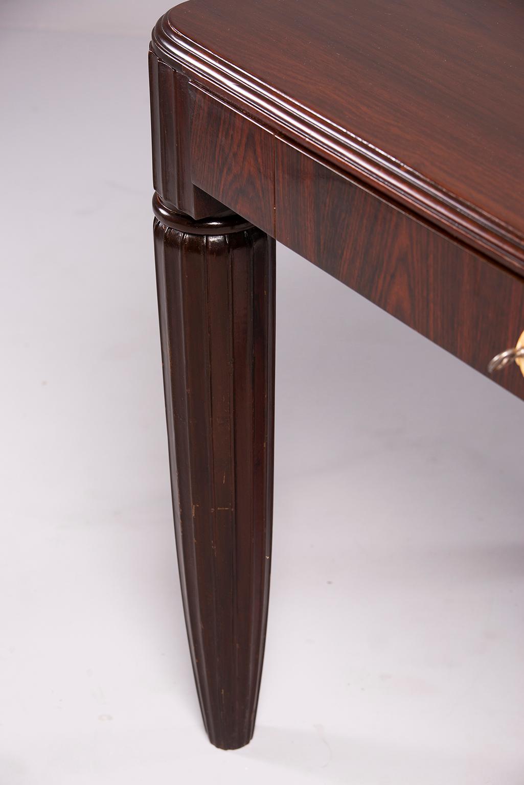 Französischer Palisander-Schreibtisch mit kannelierten Beinen 1