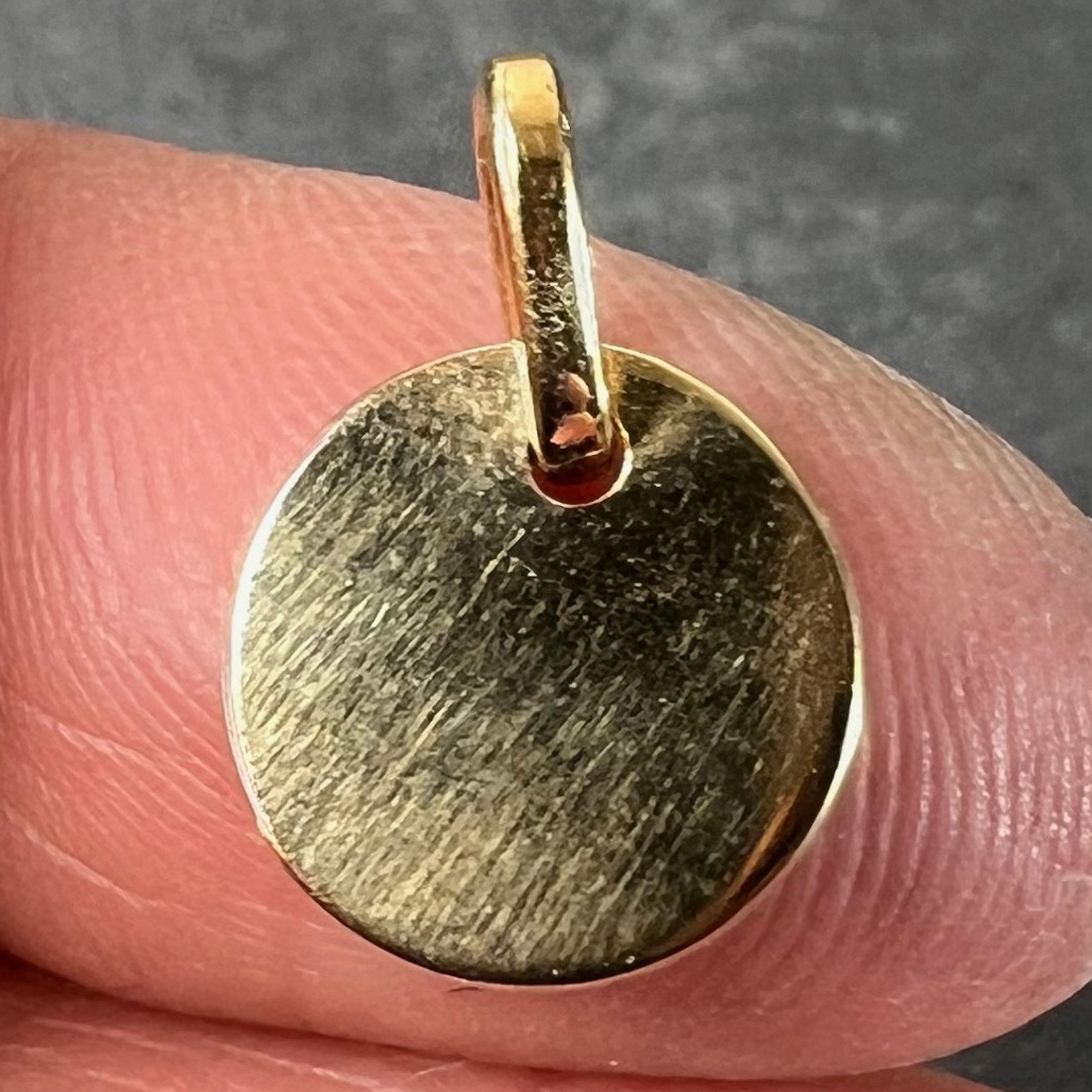 Pendentif Médaille en or jaune 18K, de forme ronde et de forme française en vente 1