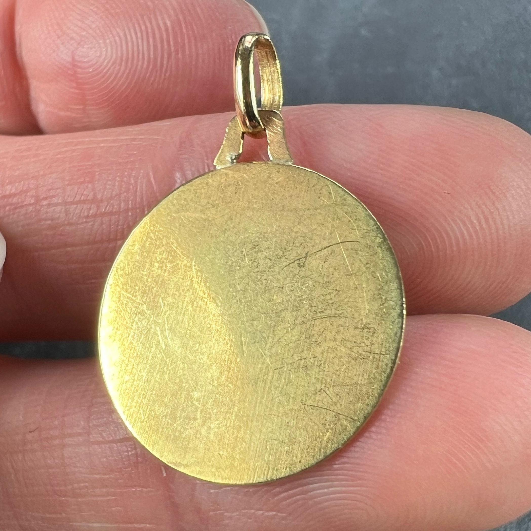 French Round Bricks 18K Yellow Gold Medal Pendant For Sale 4