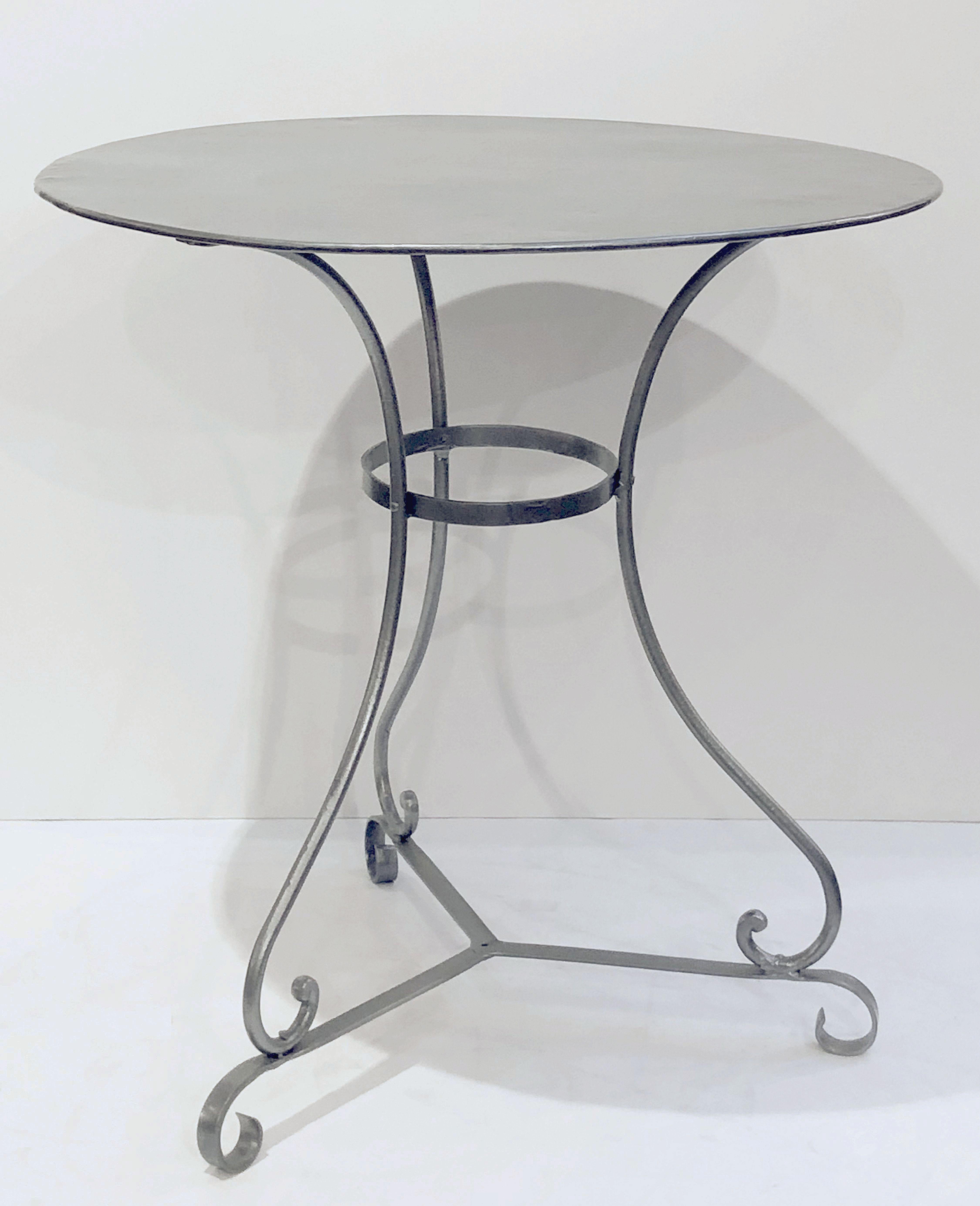 round french bistro table