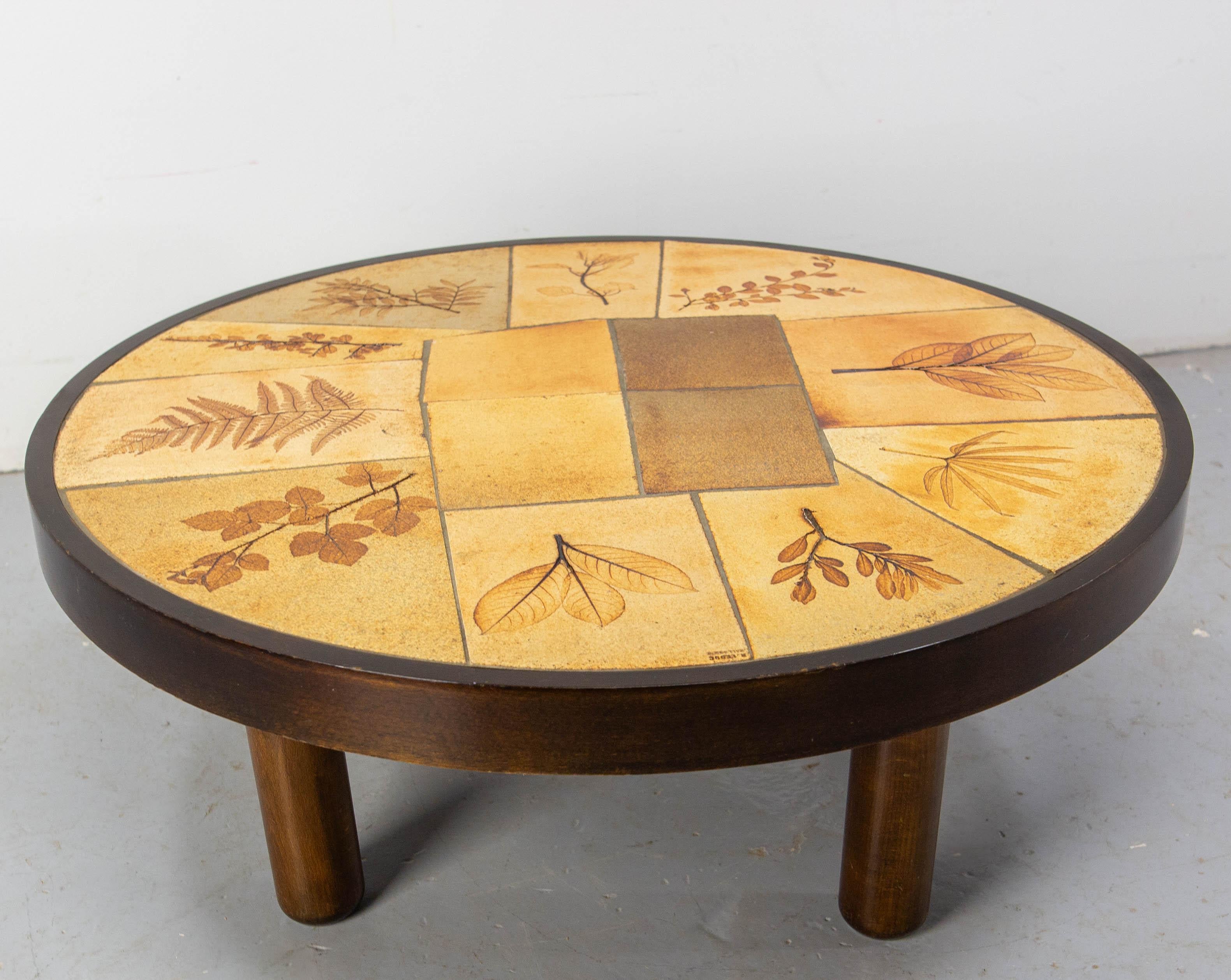 Table basse ronde en céramique de Vallauris signée Raymonde Leduc Bon état - En vente à Labrit, Landes