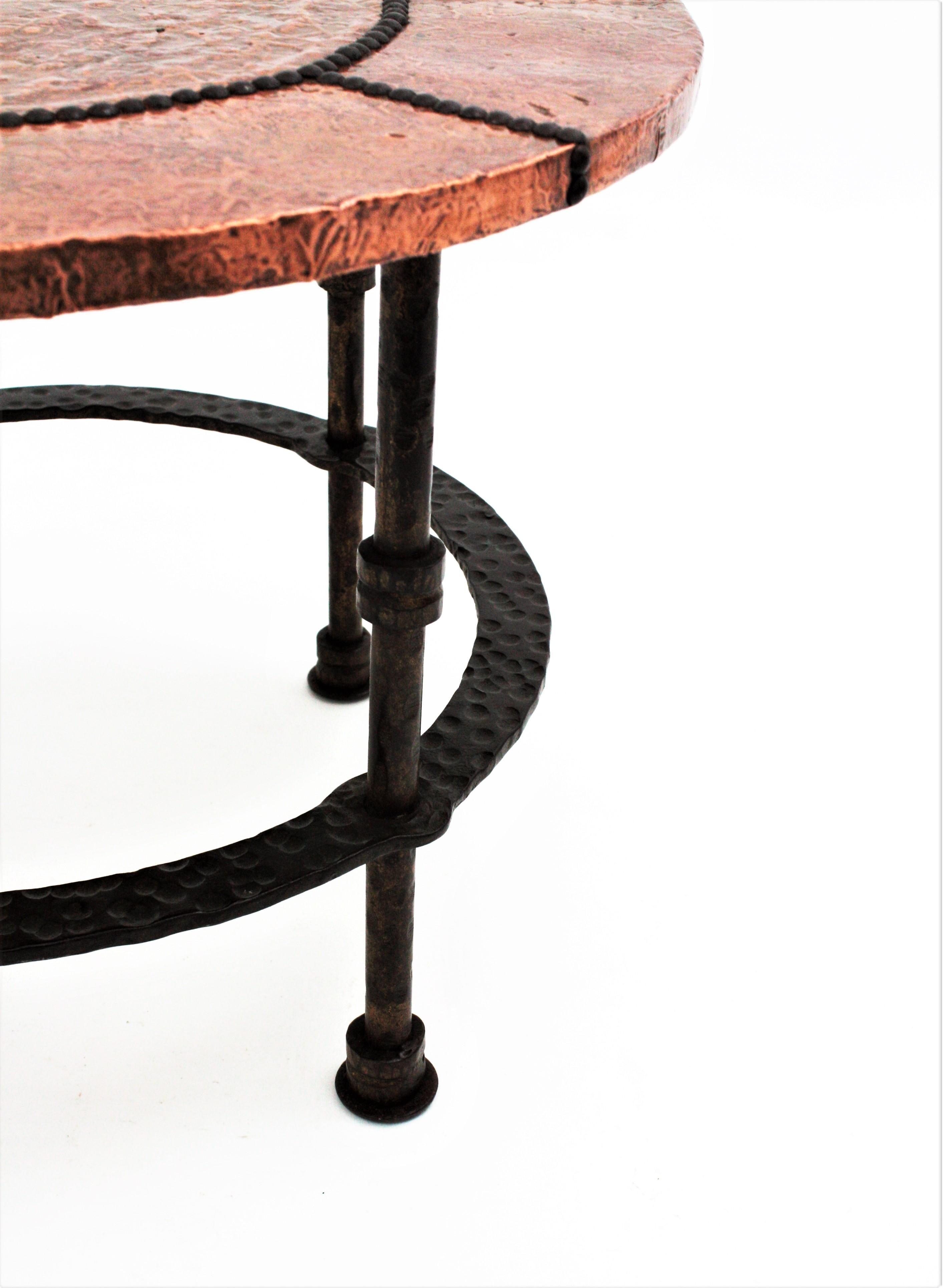 French Coffee Table in Wrought Iron and Copper For Sale 7