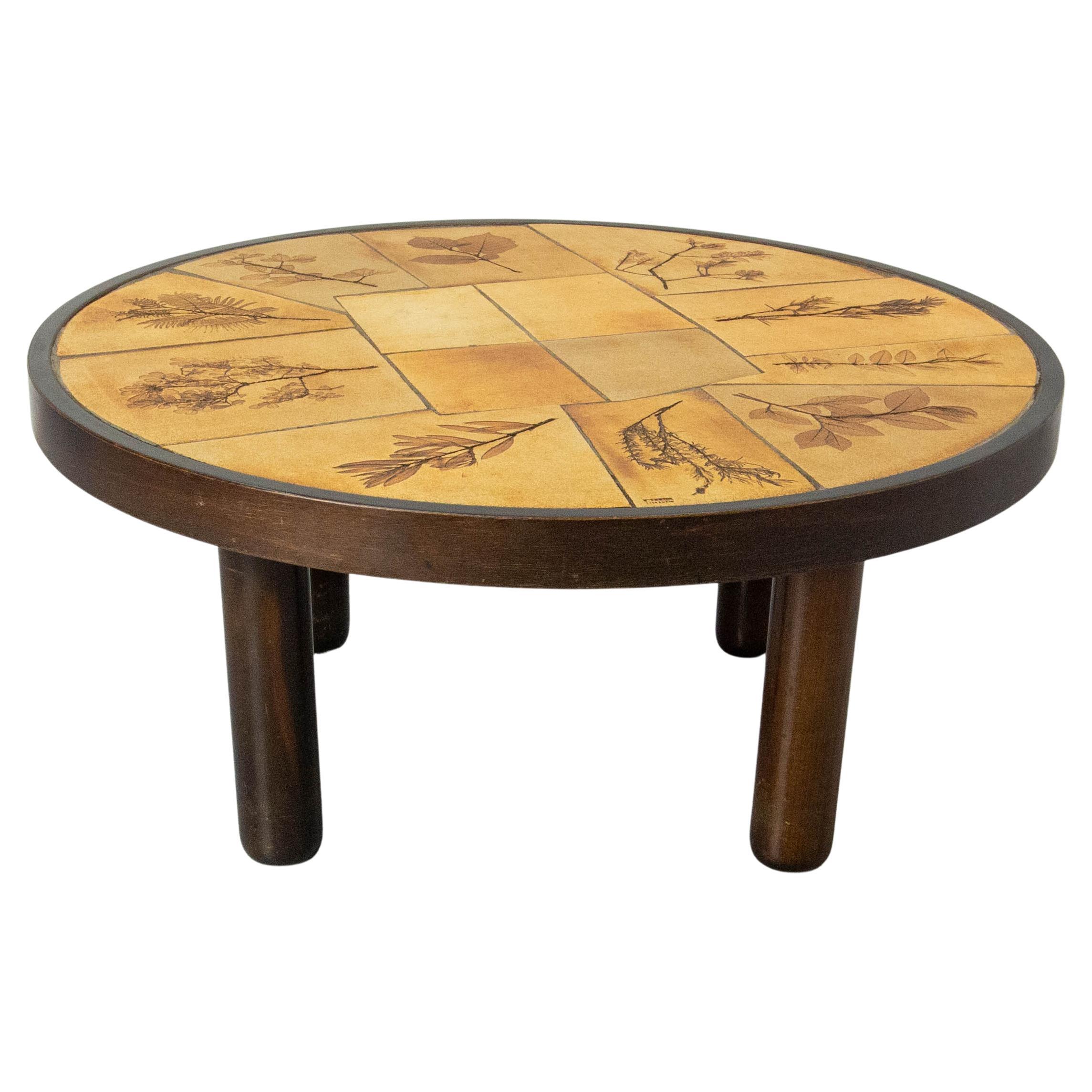 Table basse ronde française avec céramique de Vallauris signée Leduc, style Capron