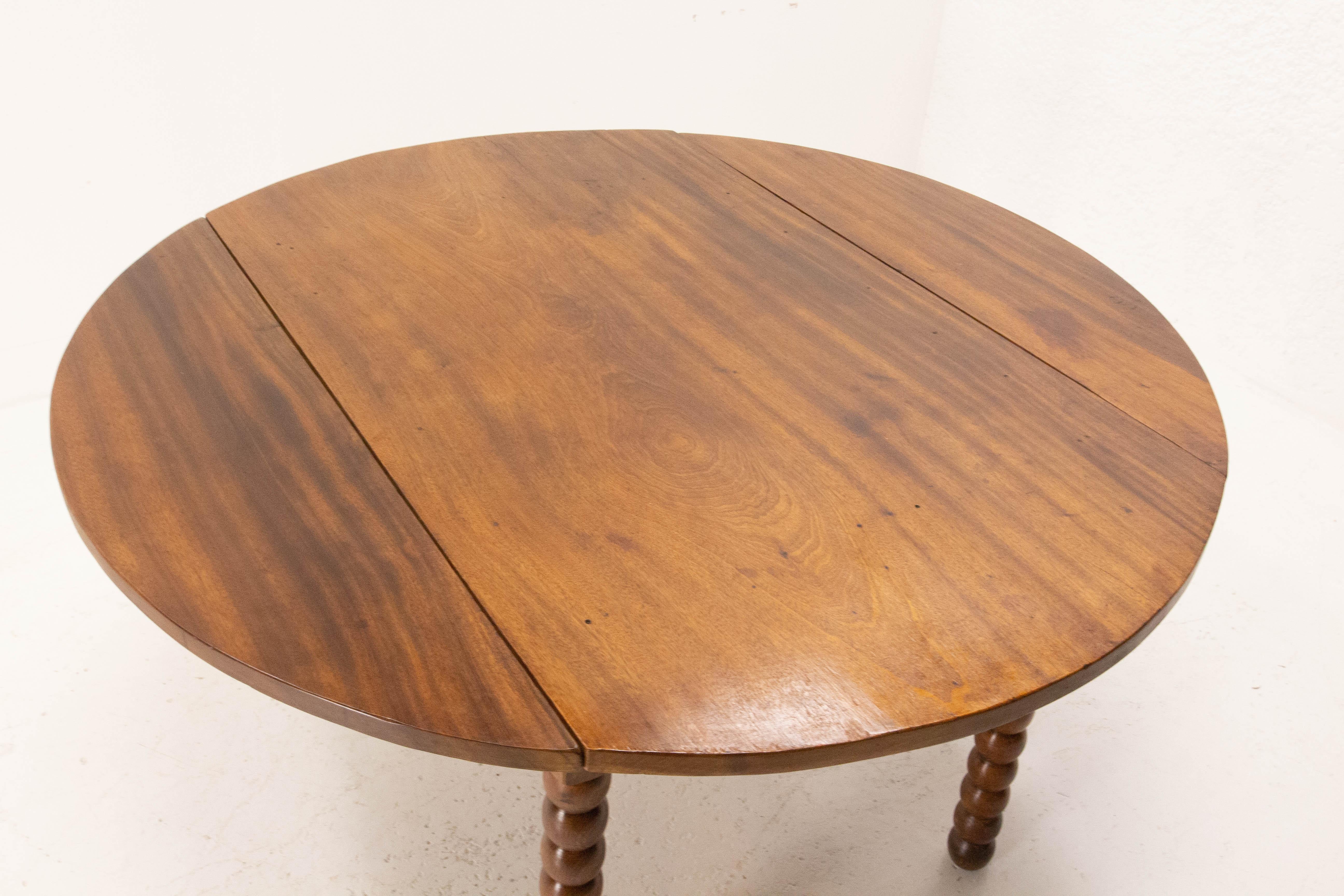 Mid-20th Century French Round Dining Table Drop Leaves, Turned Legs, circa 1940