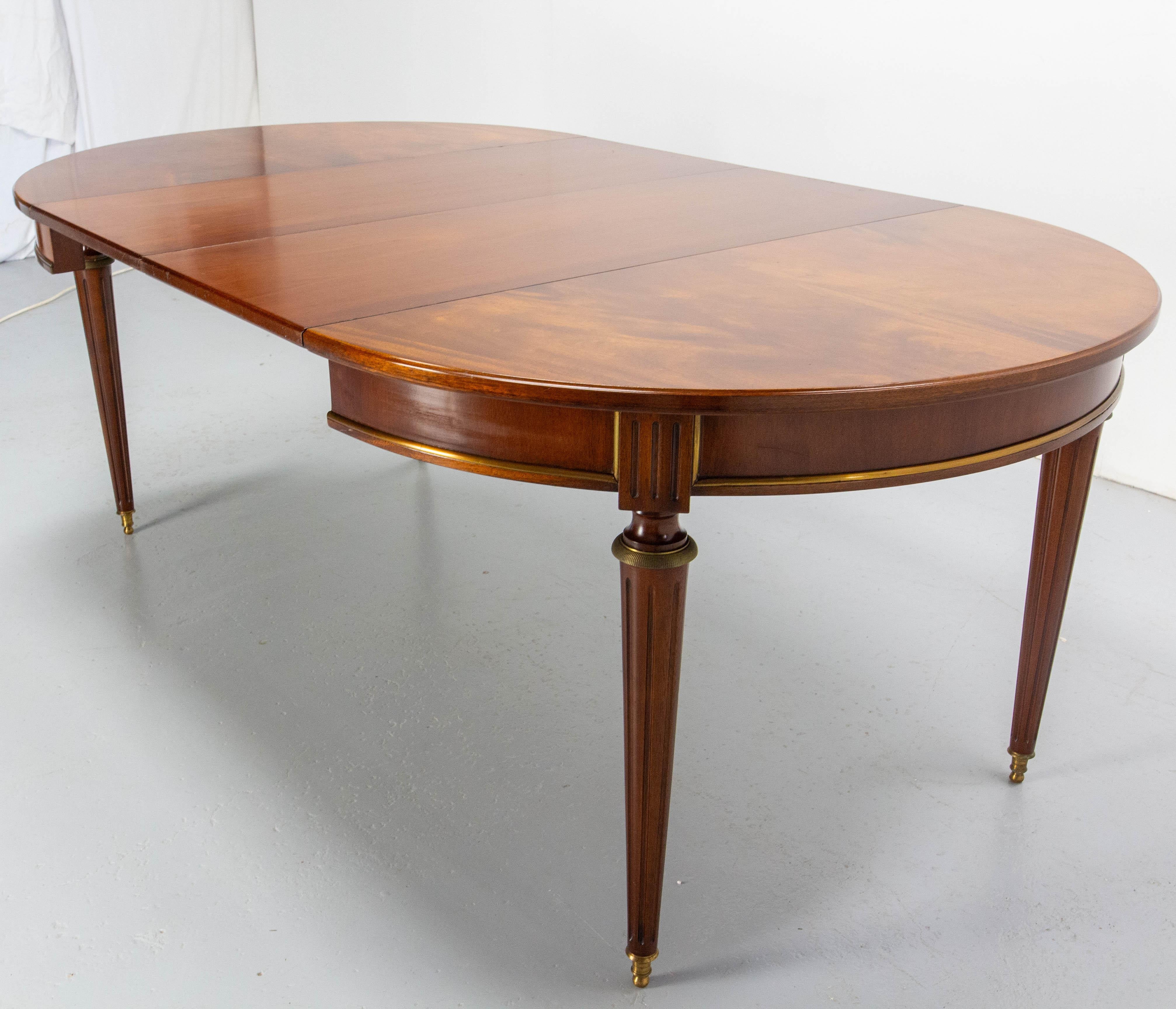French Round Dining Extending Table Louis 16 Style, Iroko & Brass 1960 For Sale 6