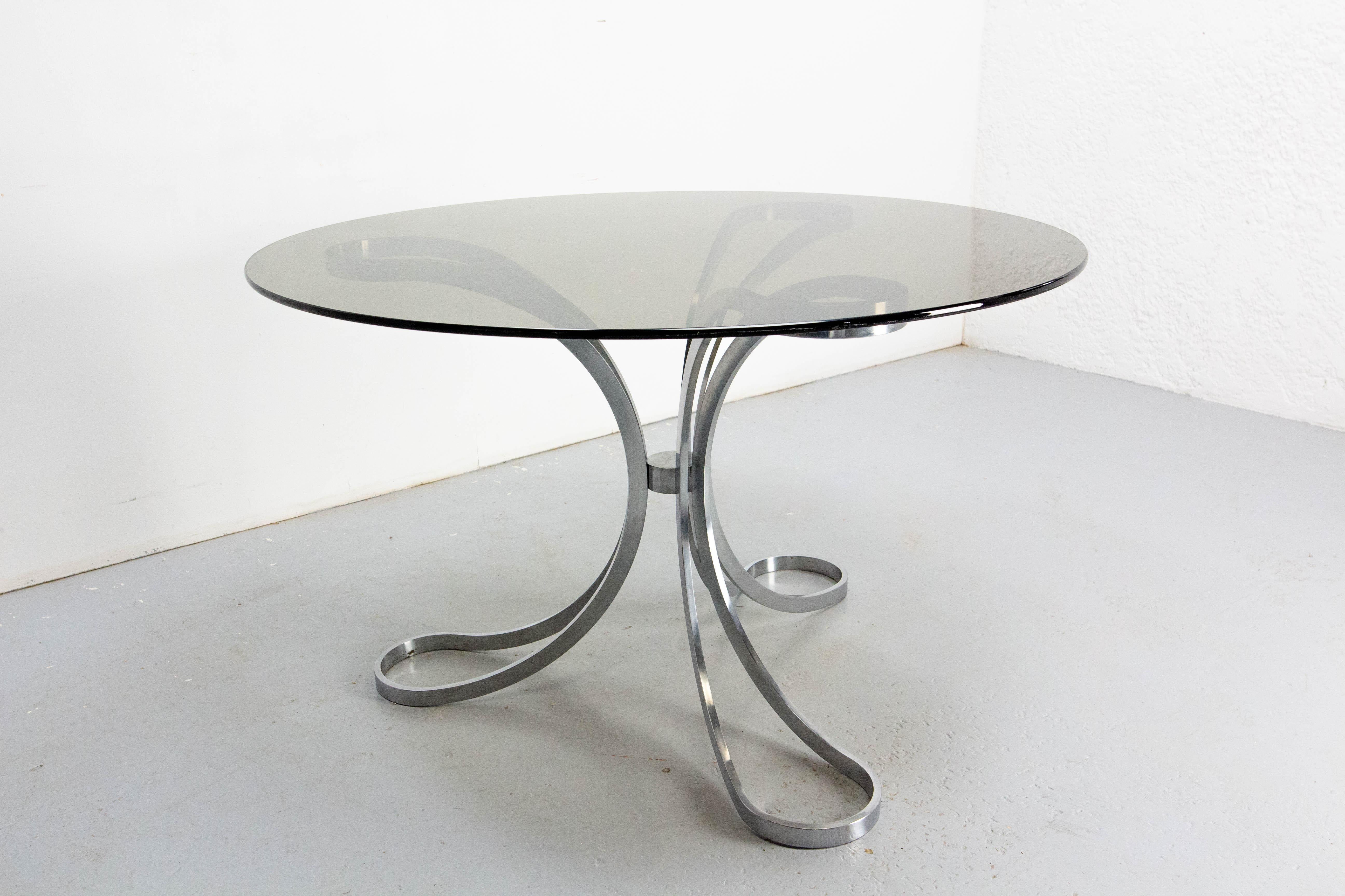Mesa de Comedor Redonda Francesa Cristal Ahumado y Cromo, Mediados de Siglo en Bueno estado para la venta en Labrit, Landes