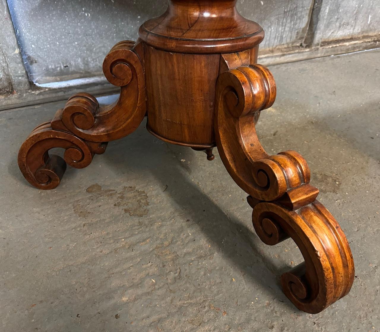 19th Century French Round Gueridon Centre Table For Sale