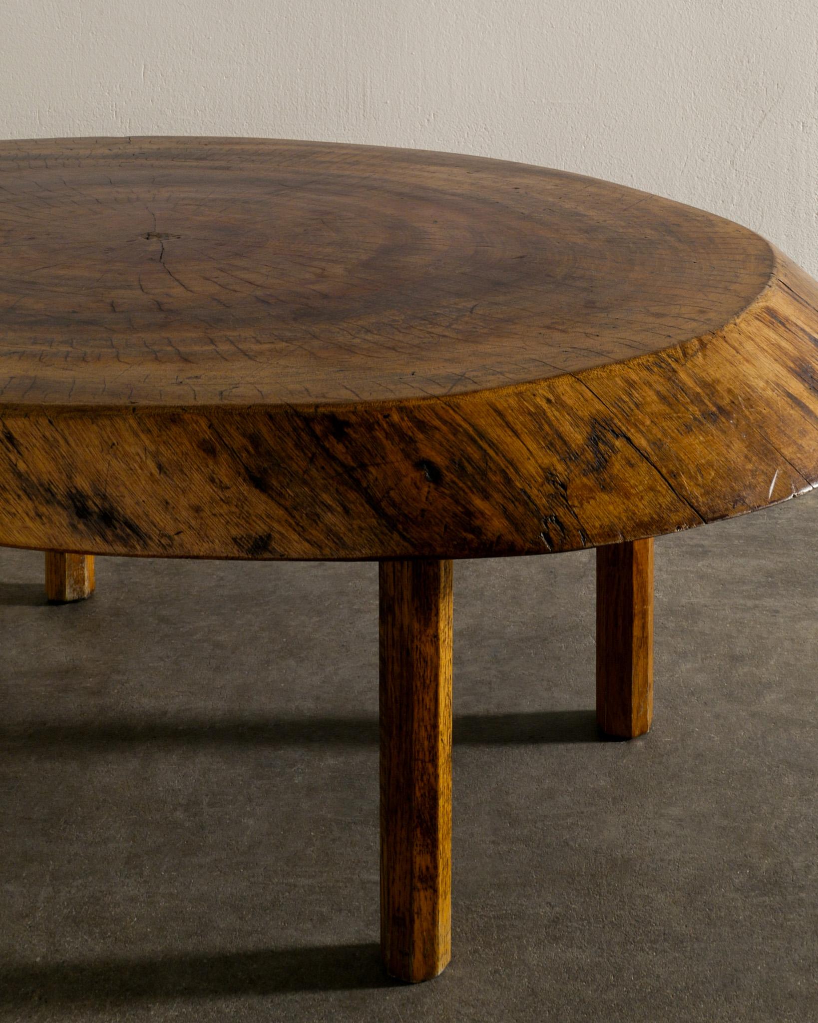 Mid-Century Modern French Round Mid Century Elm Wood Coffee Table Produced in France, 1950s