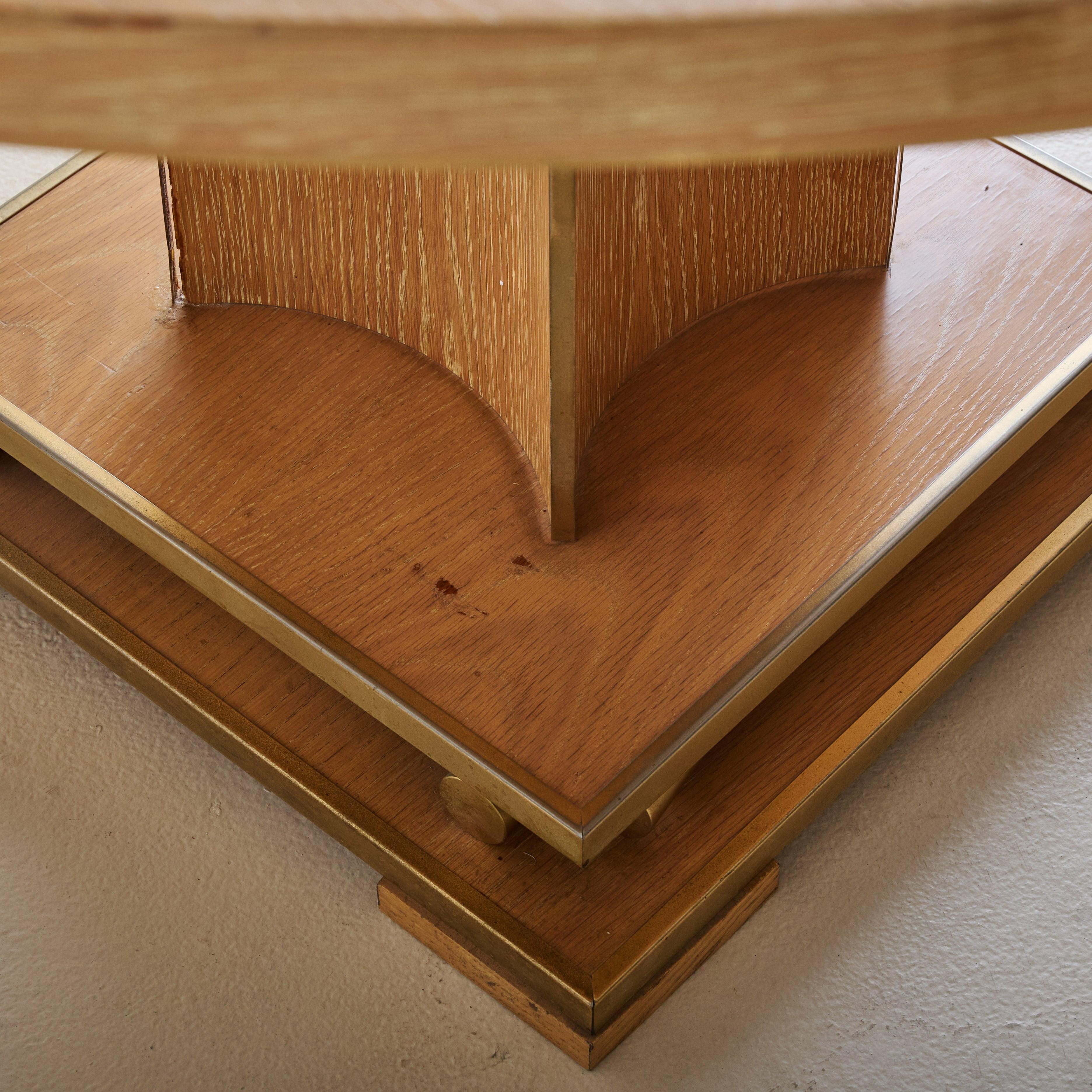 French Round Oak Center Table with Brass Accents, 1940s For Sale 1