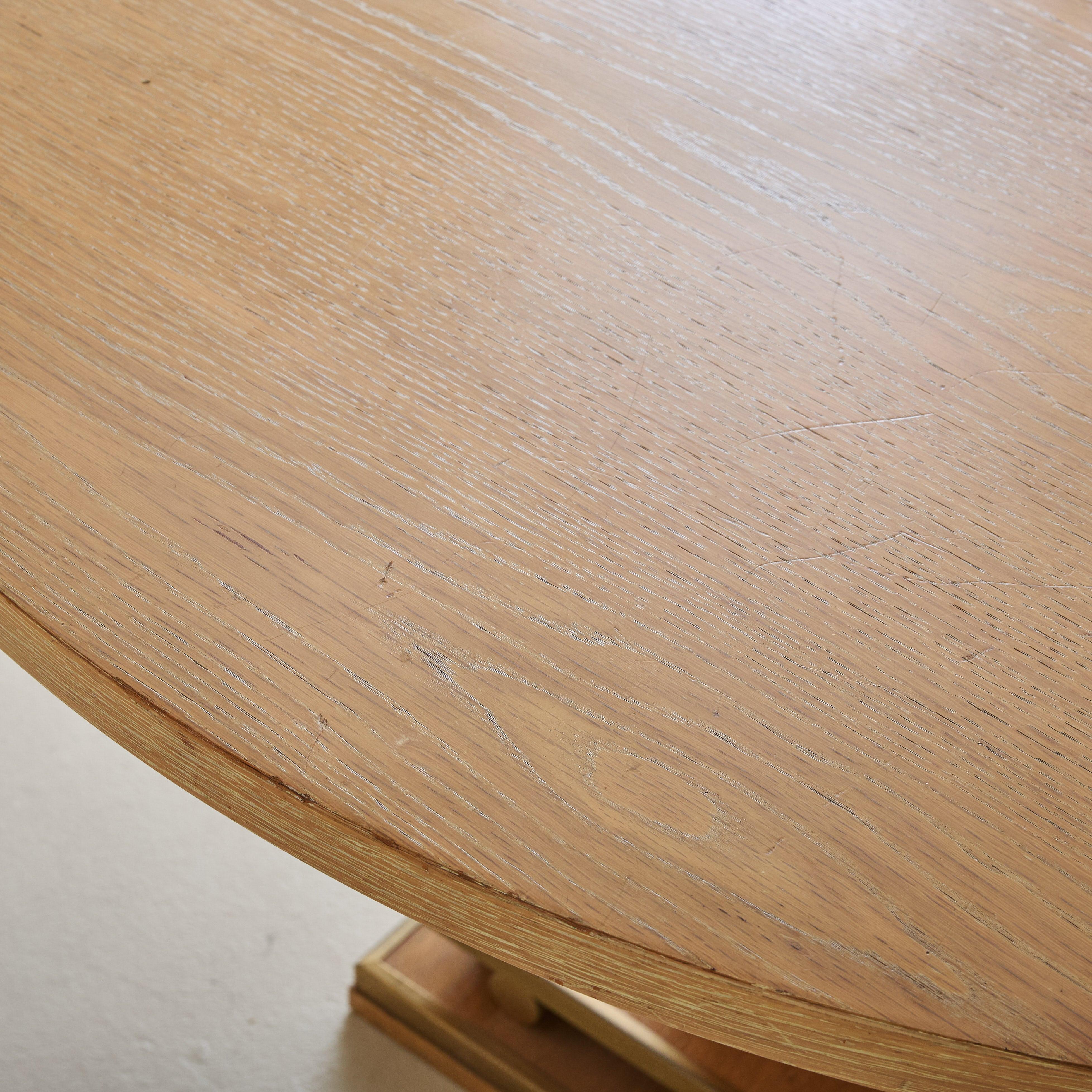 French Round Oak Center Table with Brass Accents, 1940s For Sale 2