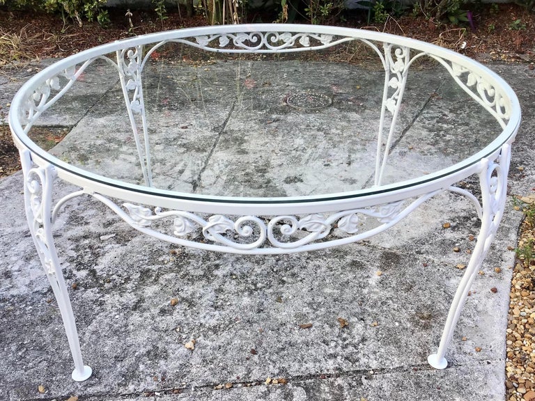French Round Patio Coffee Table in New White Lacquer For Sale at 1stDibs