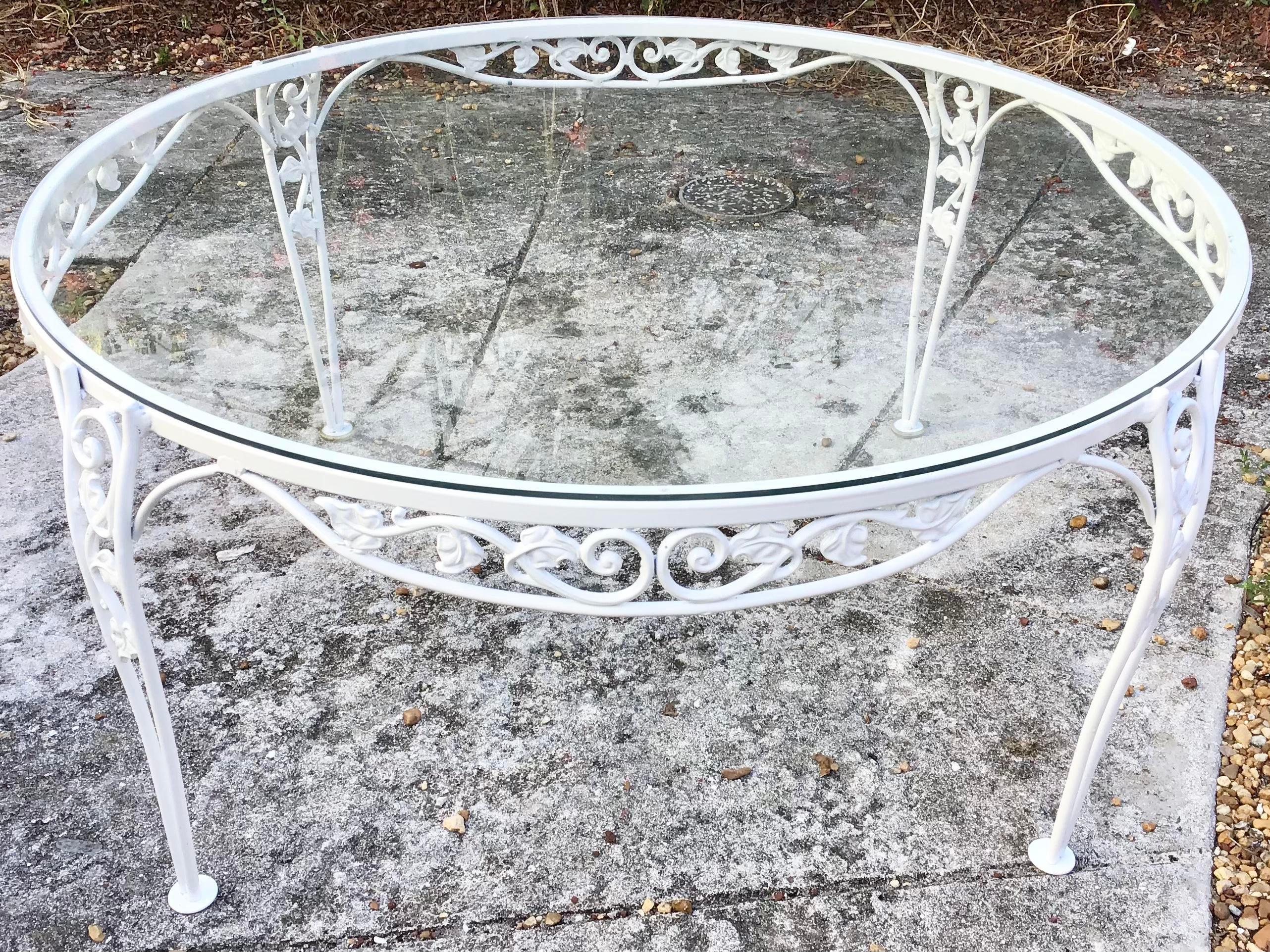 Mid-20th Century French Round Patio Coffee Table in New White Lacquer