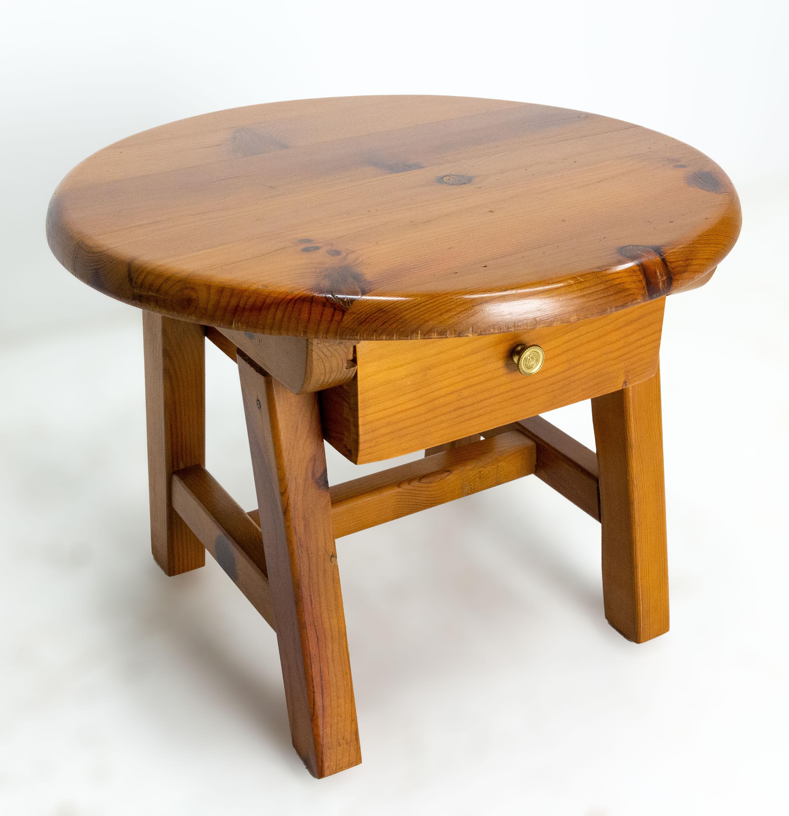 Mid-Century Modern French Round Pine Coffee Table or Nightstand Table with Drawer, c. 1970 For Sale