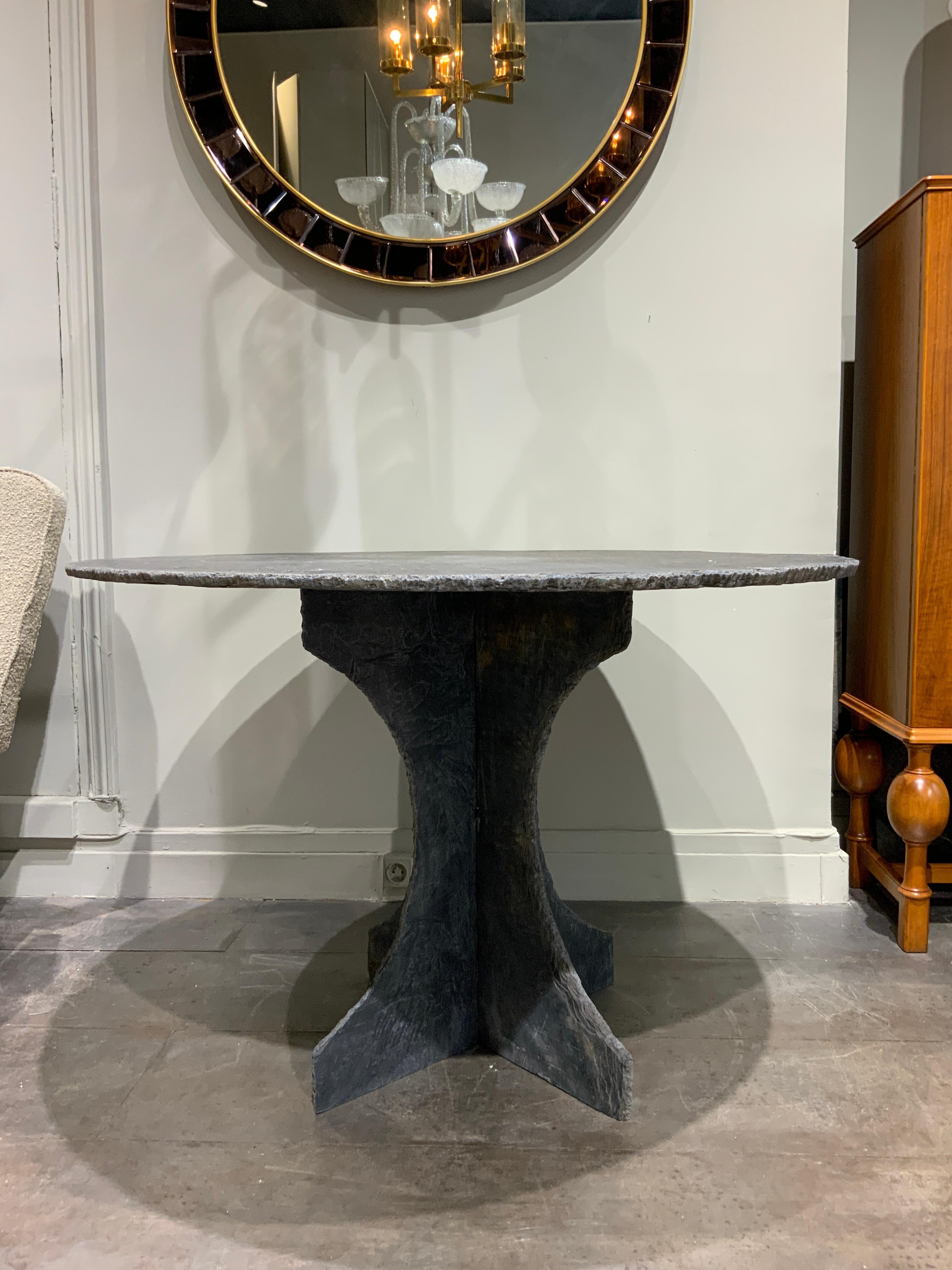 Elegant hand carved French slate table in 3 parts circa 1950 from Trelaze (49)
Nice size ( diameter 110 cm) could be a nice center or dining table !