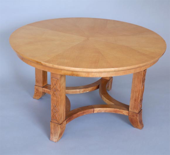 Table basse ou d'appoint ronde en bois de sycomore français dans le style d'André Arbus Bon état - En vente à Chicago, IL