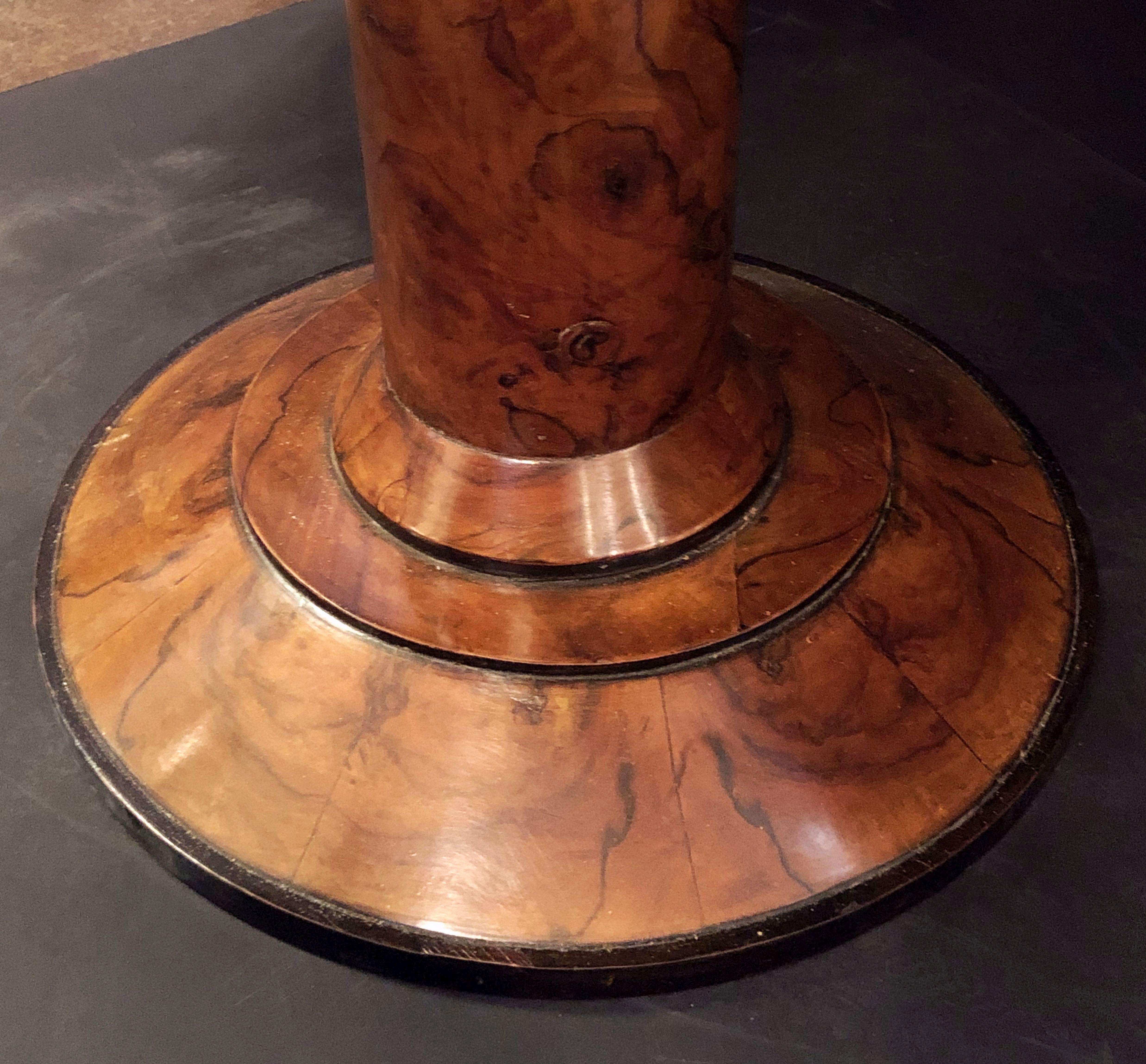 French Round Table or Guéridon of Burr Walnut 7