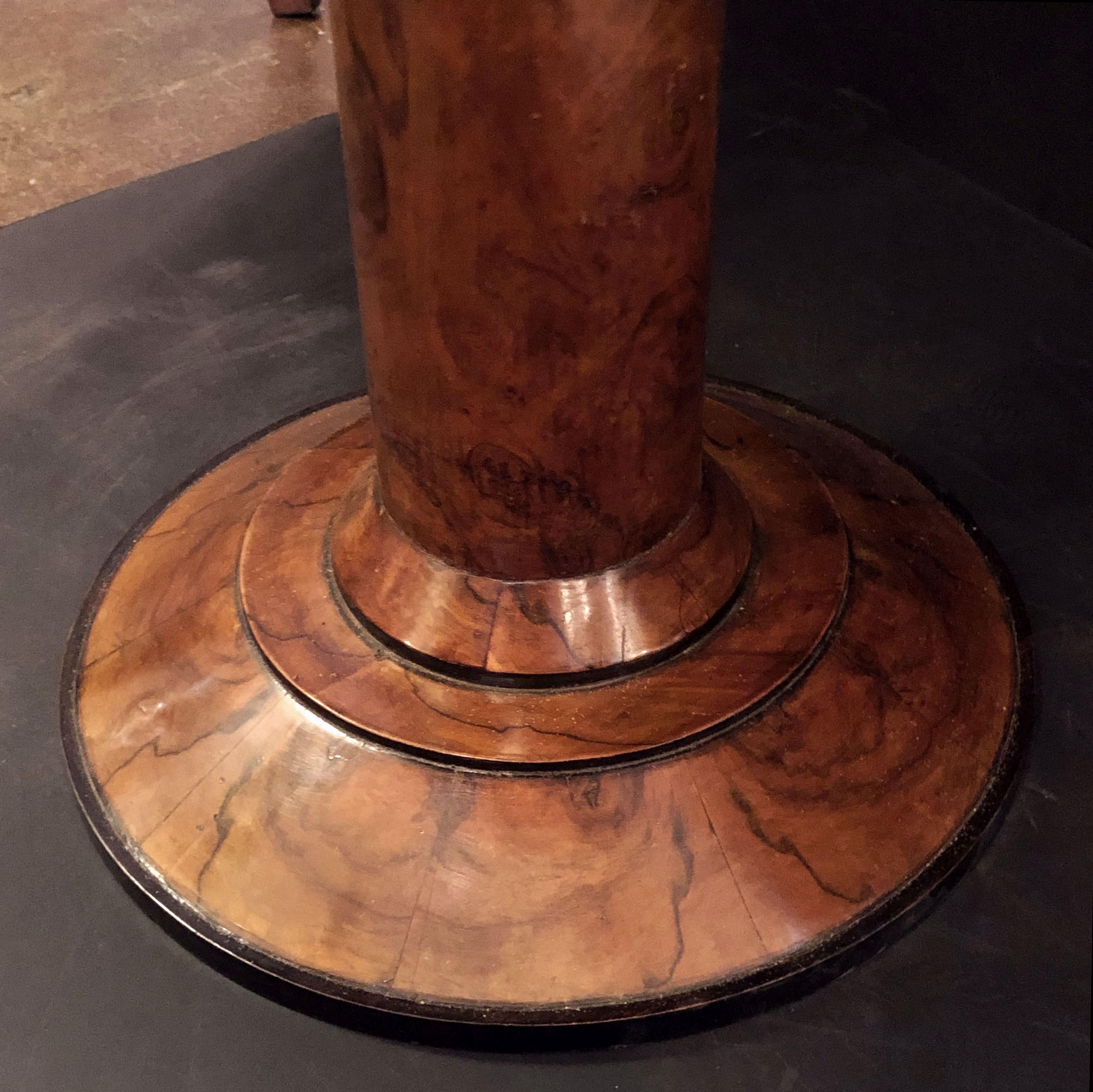 French Round Table or Guéridon of Burr Walnut 9