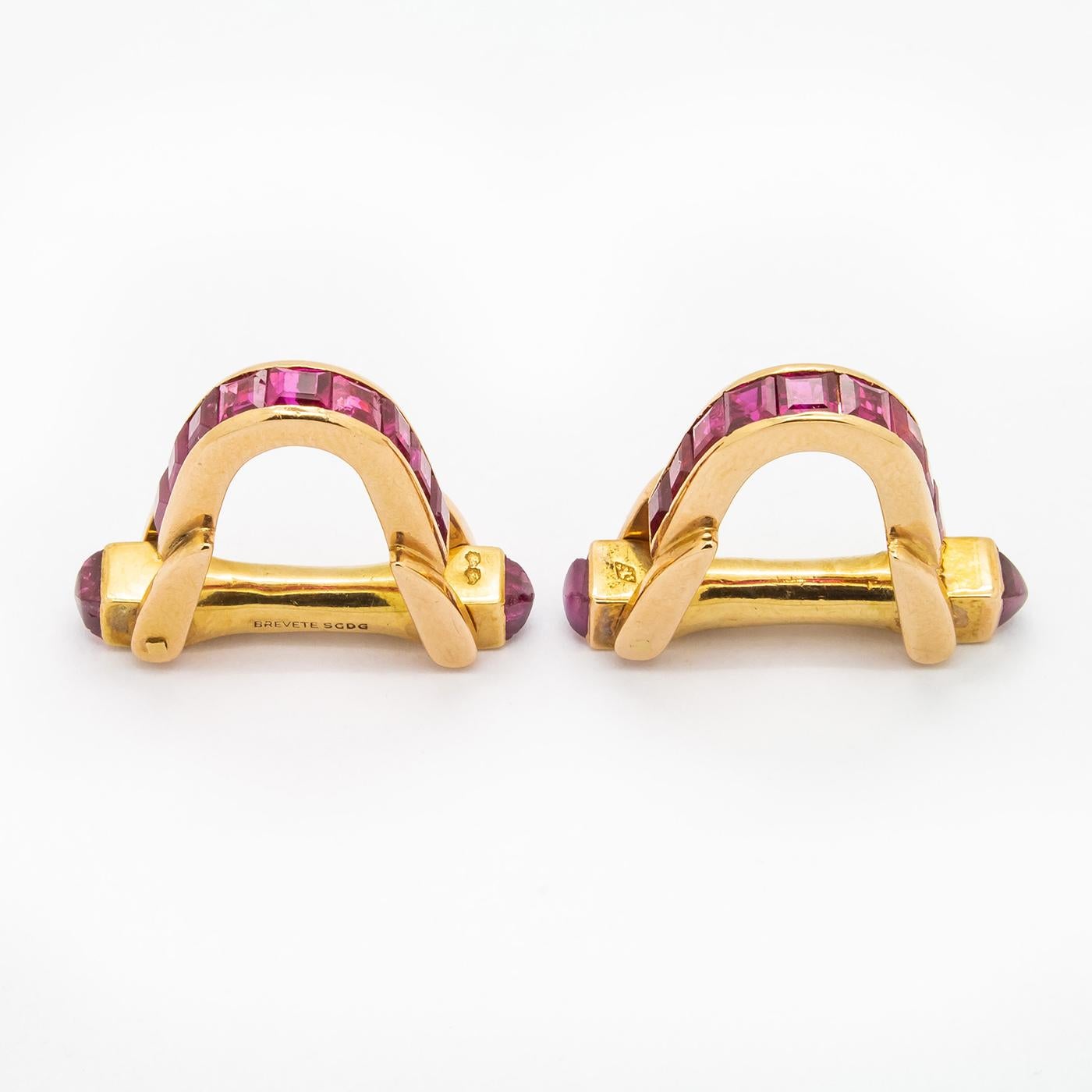 French Ruby and Gold Stirrup Cufflinks In Good Condition For Sale In London, GB