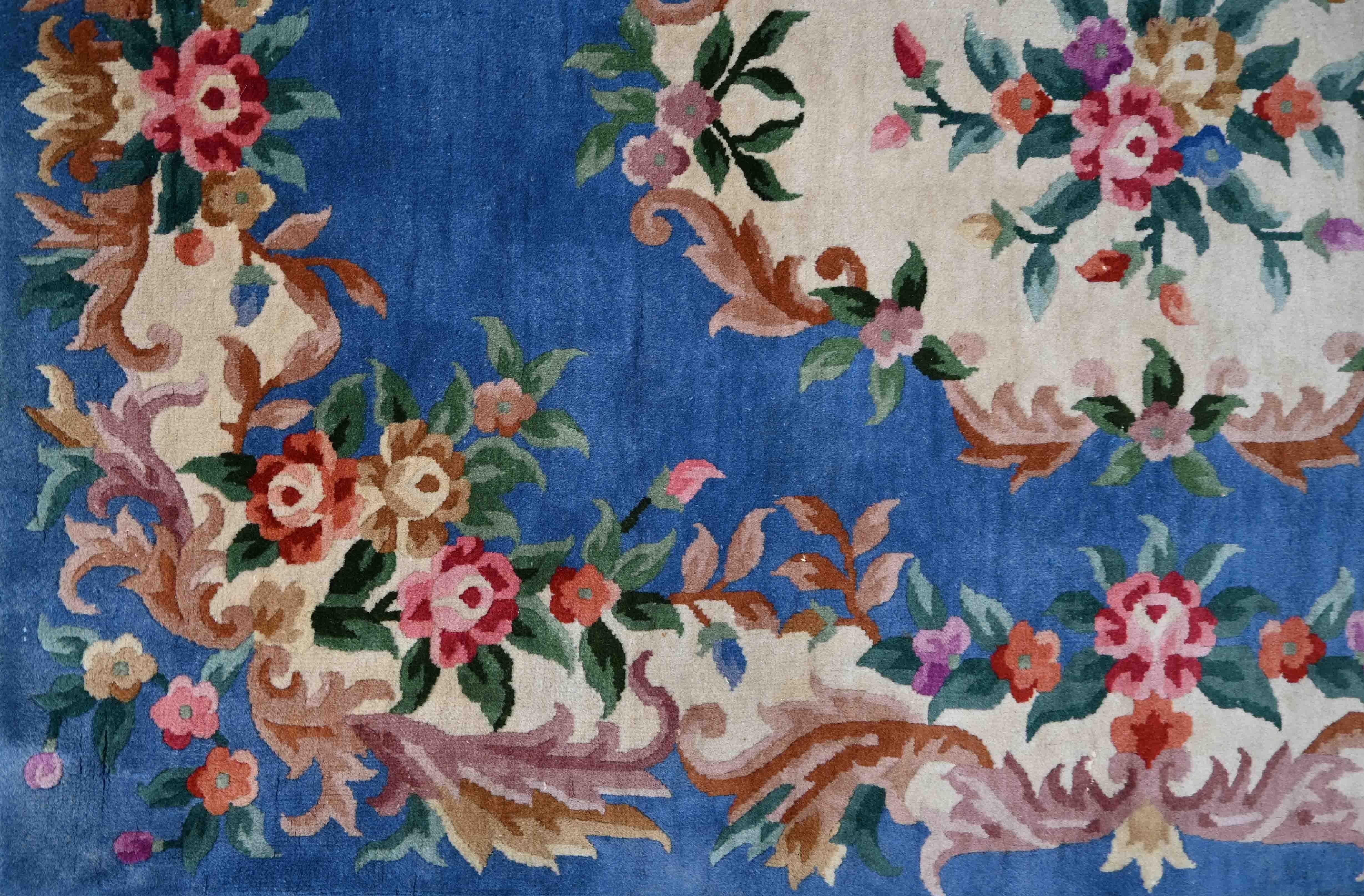 Hand-Woven French Rug By Savonnerie Point , Circa 1940  200x136 , No. 1446 For Sale