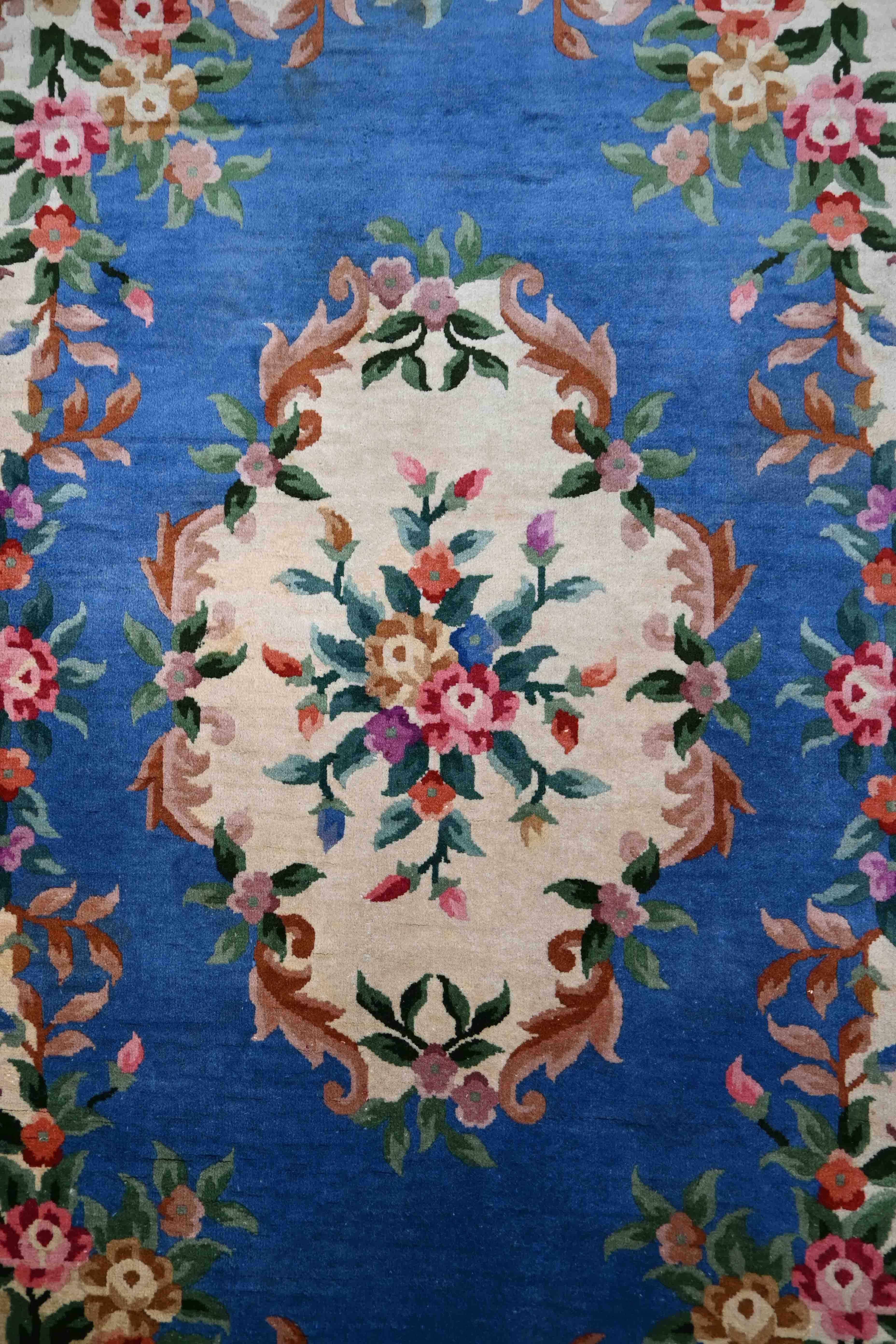 Wool French Rug By Savonnerie Point , Circa 1940  200x136 , No. 1446 For Sale