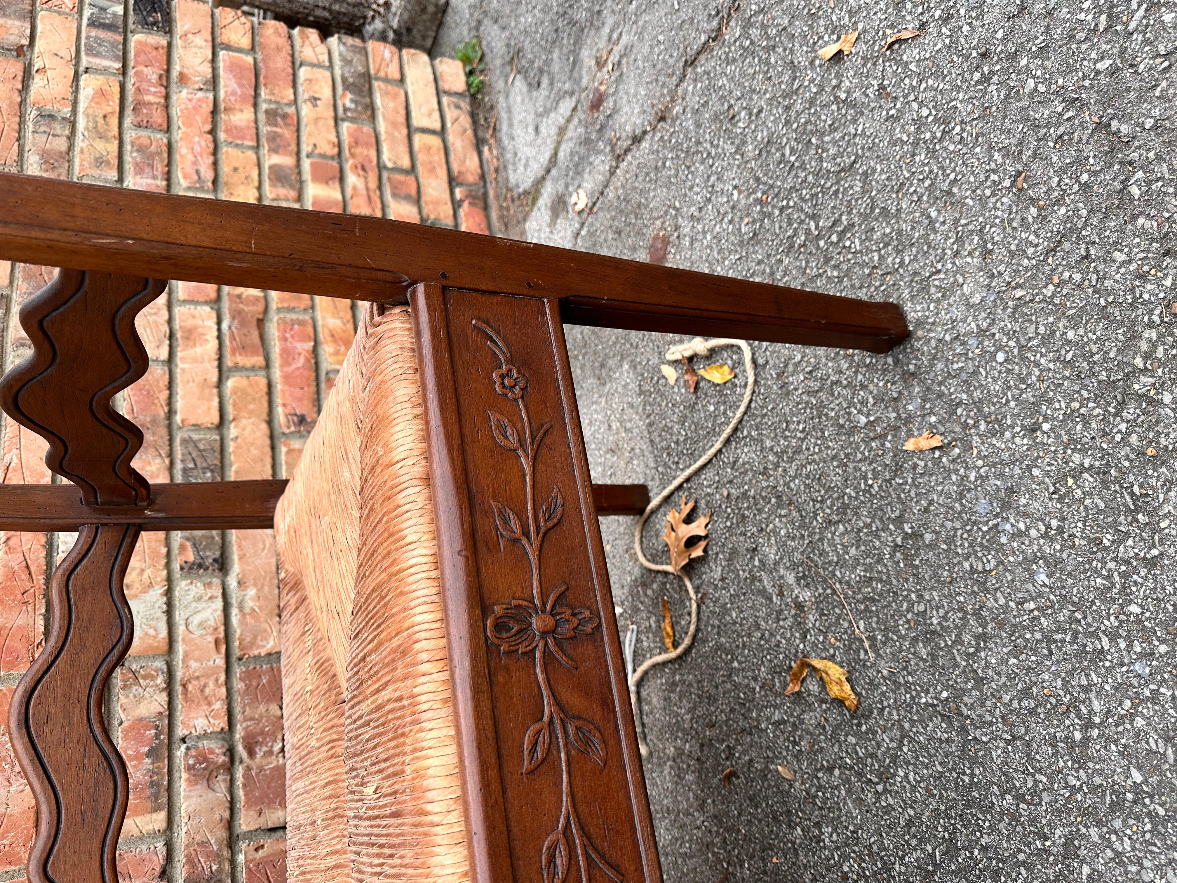 French Rush Seat Bench  In Good Condition For Sale In Nashville, TN