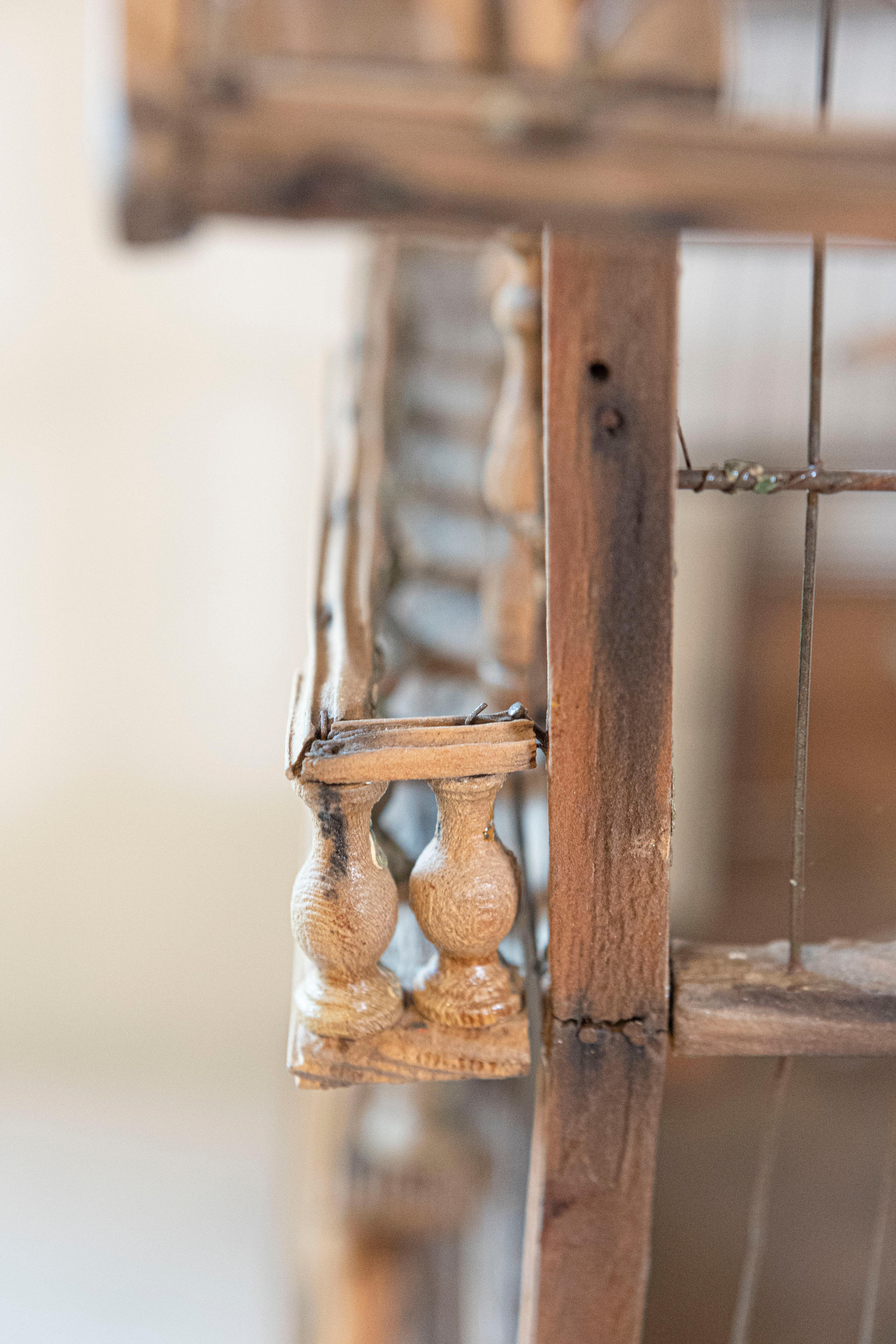 French Rustic 1860s Napoléon III Wooden Birdcage with Scrolling Metal Motifs 3