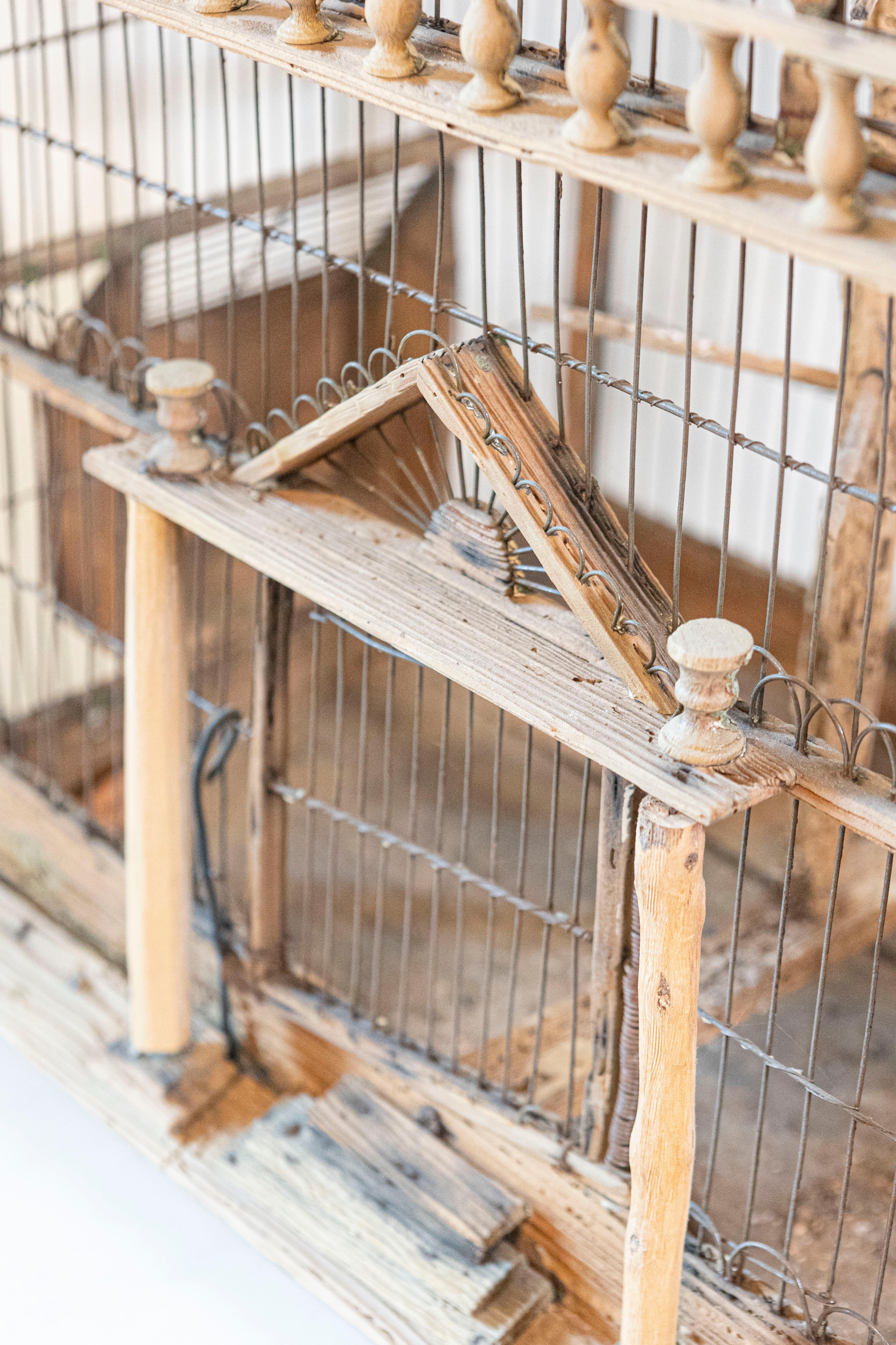French Rustic 1860s Napoléon III Wooden Birdcage with Scrolling Metal Motifs 4